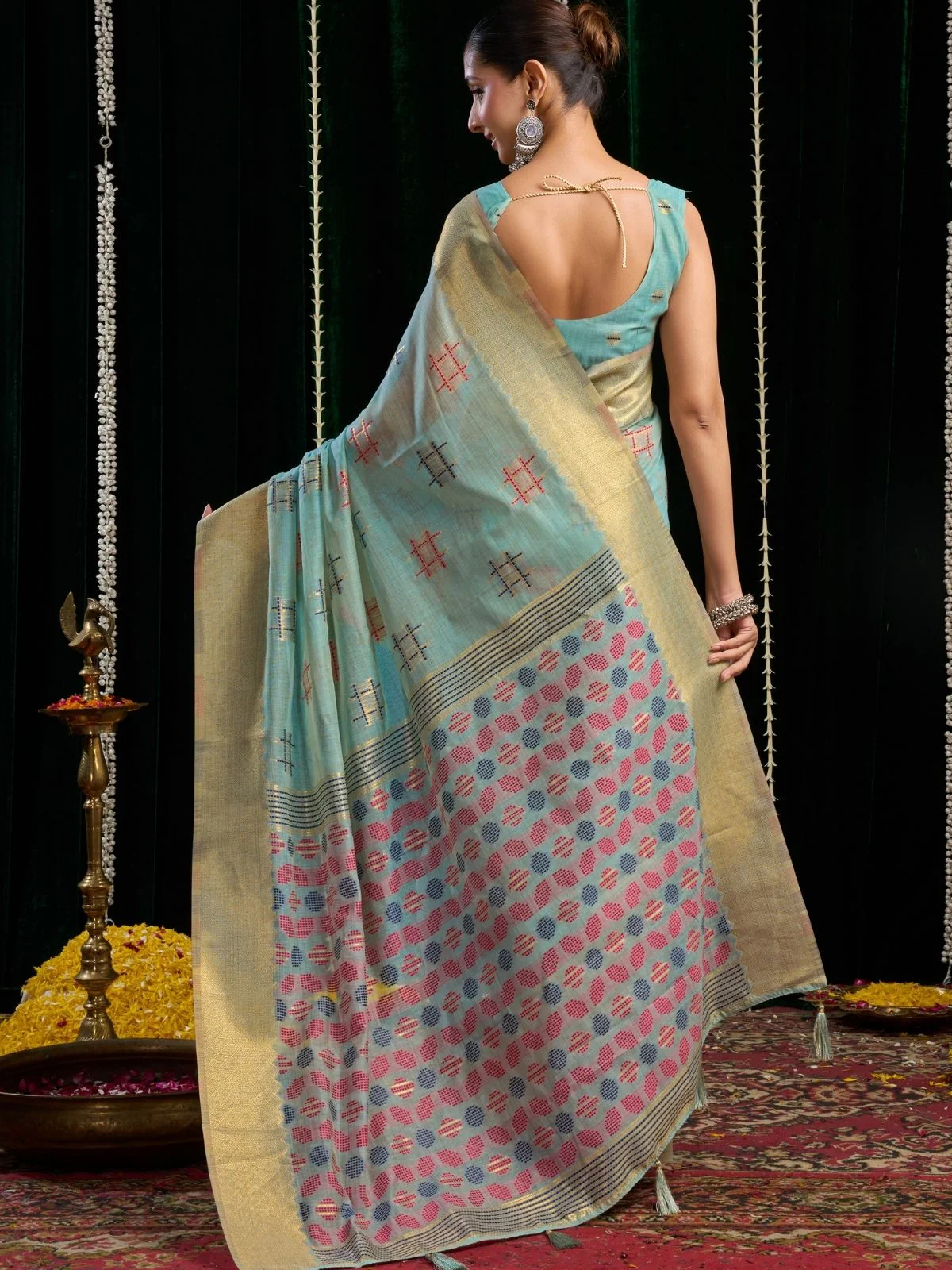 Odette Light Blue Cotton Blend Woven Saree For Women - Image 4