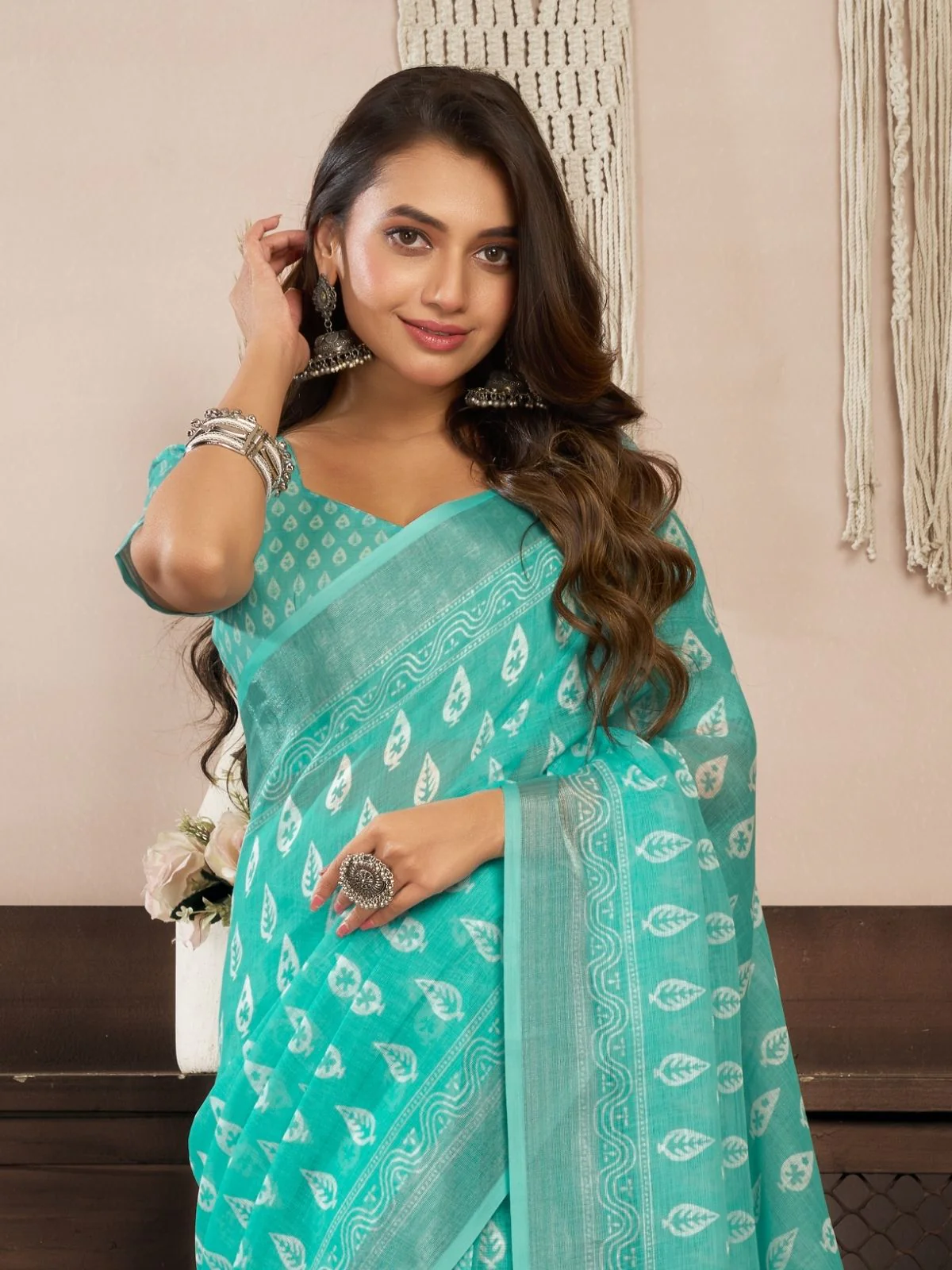 Odette Light Blue Cotton Linen Zari Work Saree For Women - Image 4