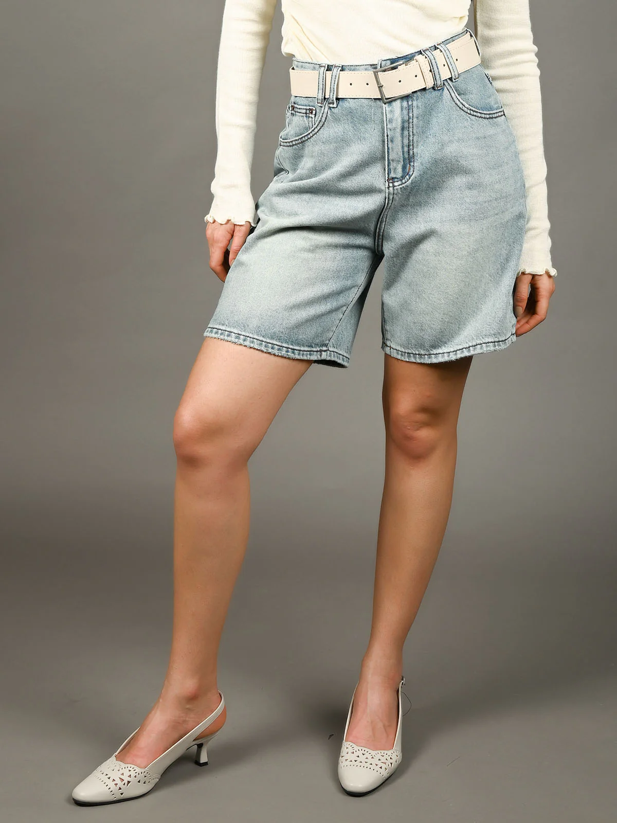 Odette Light Blue Denim Solid Shorts For Women - Image 2