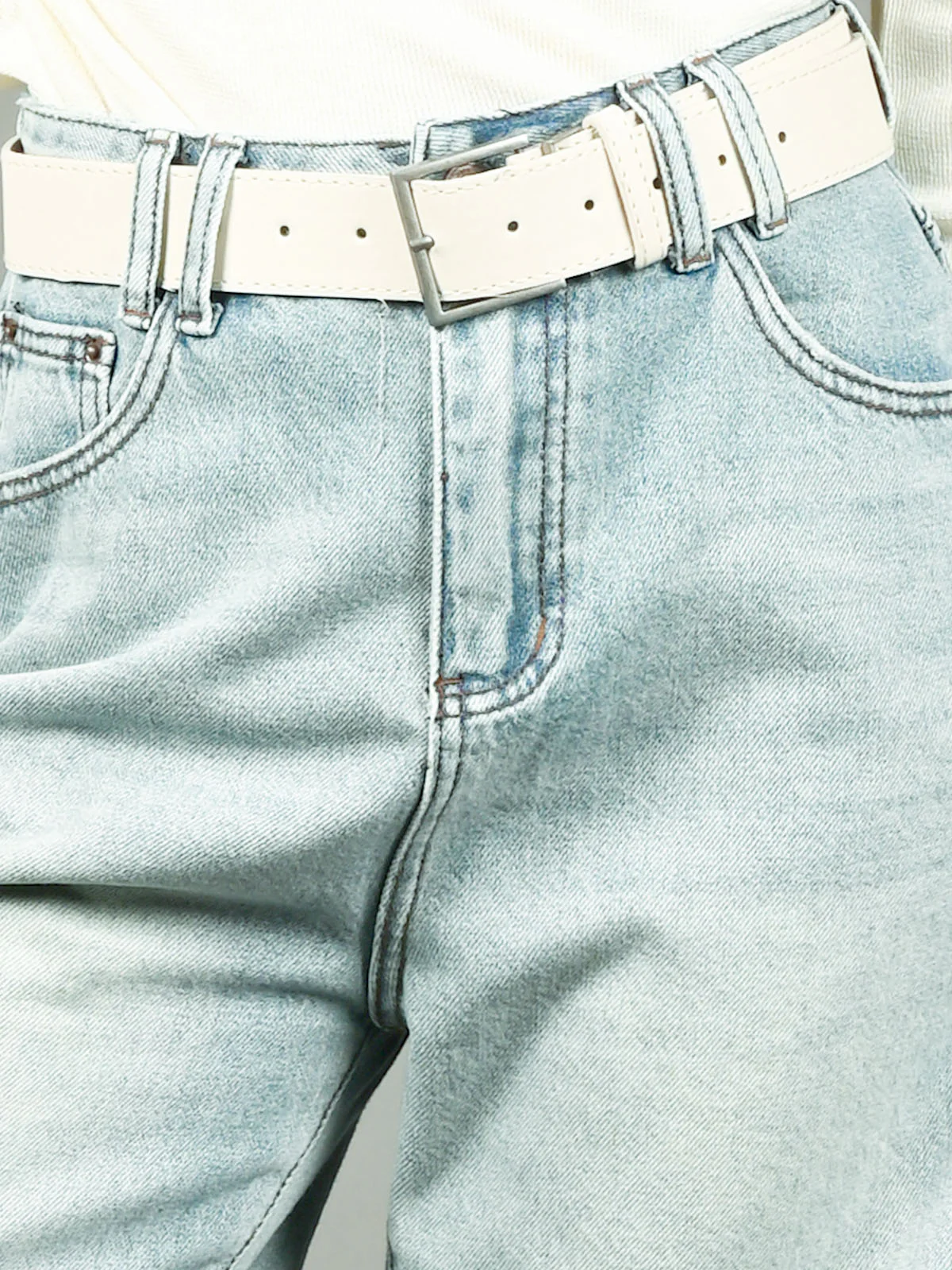 Odette Light Blue Denim Solid Shorts For Women - Image 5