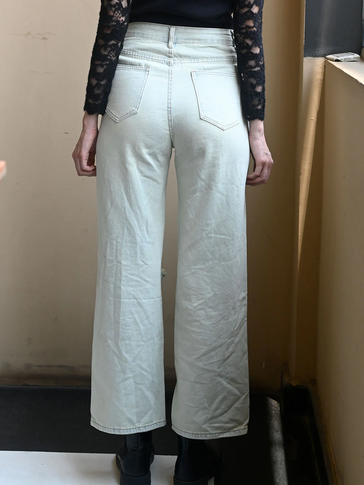 Odette Light Blue Denim Solid Trouser For Women - Image 4