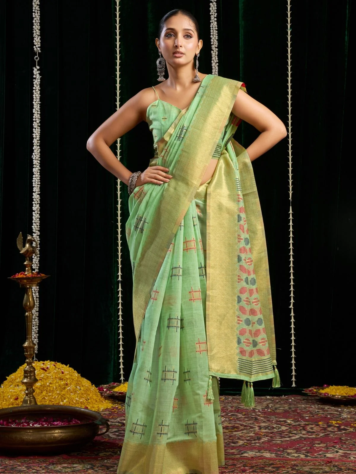 Odette Light Green Cotton Blend Woven Saree For Women - Image 3
