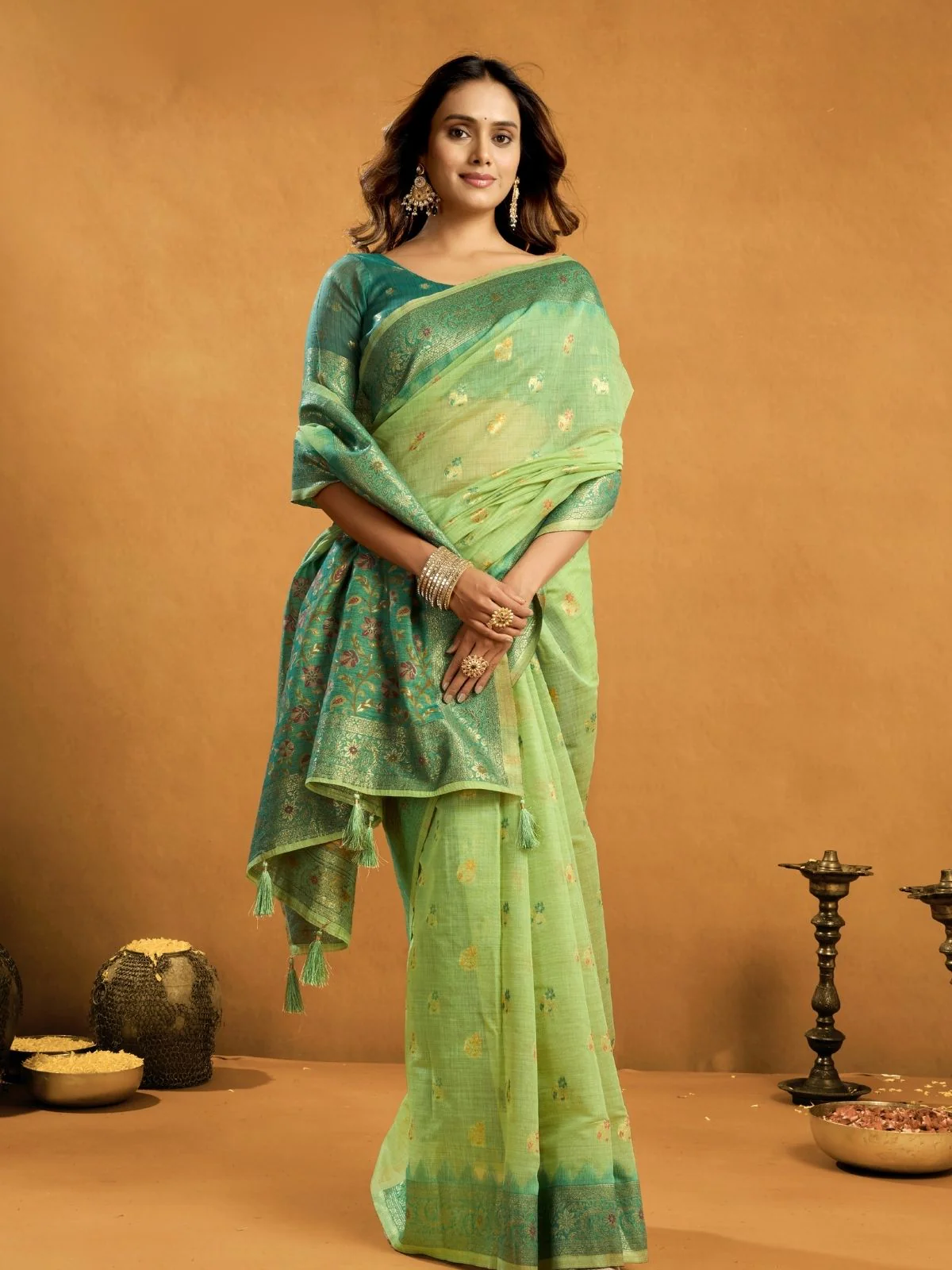 Odette Light Green Cotton Blend Woven Saree For Women - Image 3