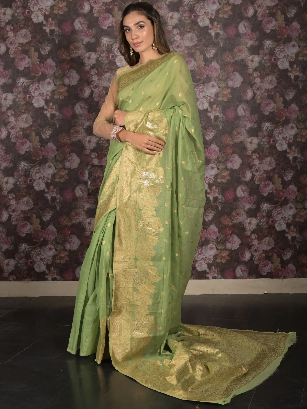 Odette Light Green Cotton Blend Woven Saree with Unstitched Blouse for Women - Image 2