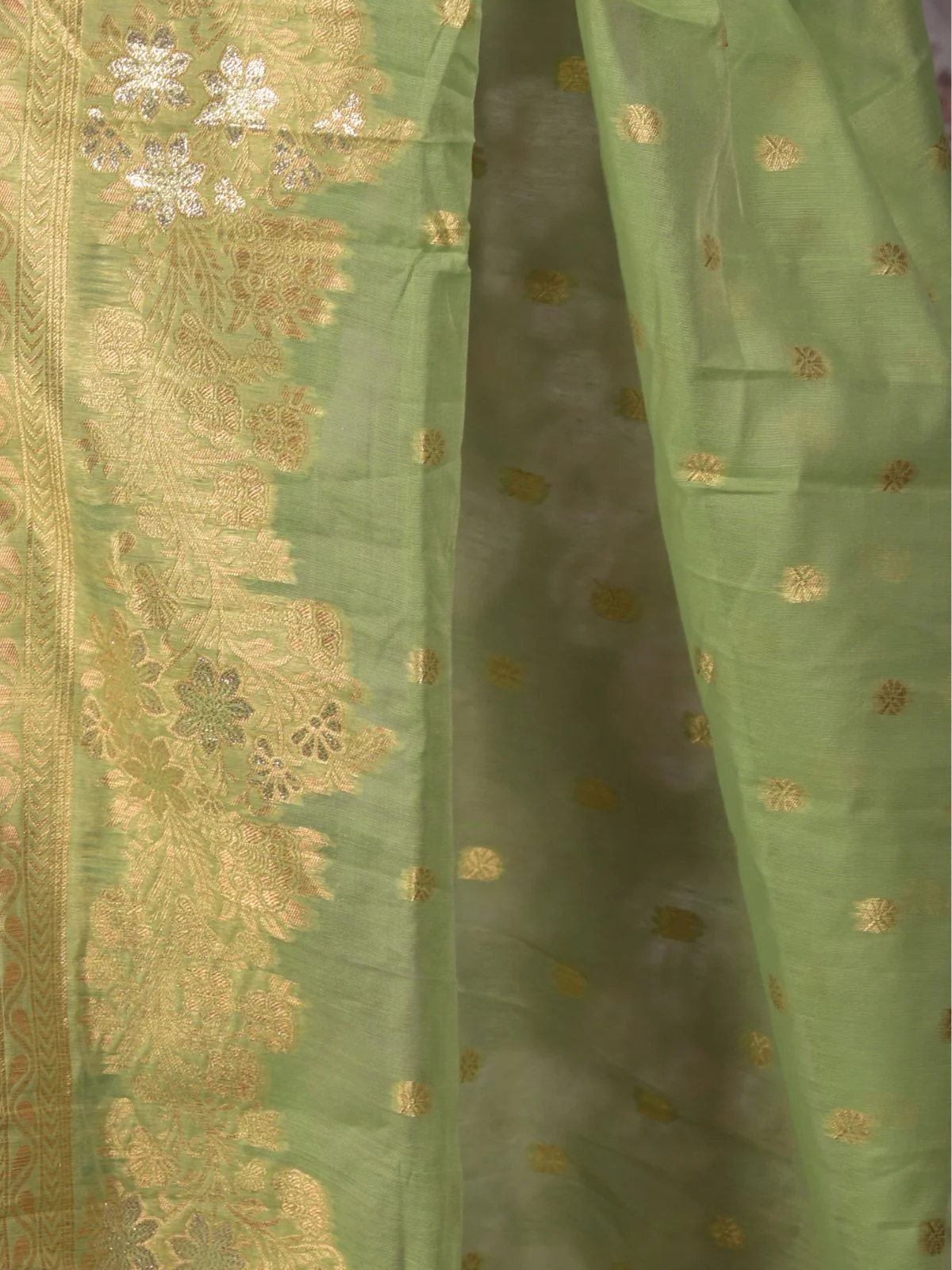 Odette Light Green Cotton Blend Woven Saree with Unstitched Blouse for Women - Image 5