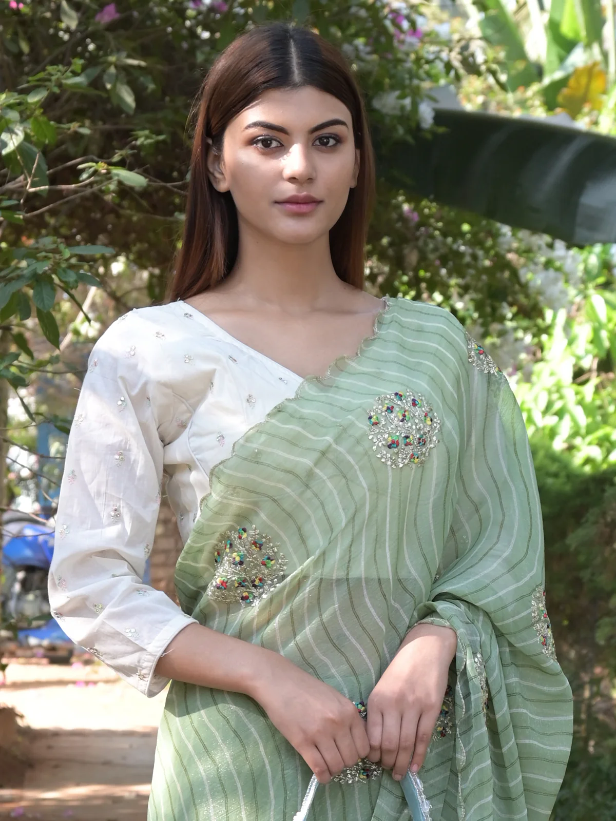 Odette Light Green Embroidered Simmar Saree with Unstitched Blouse for Women - Image 4