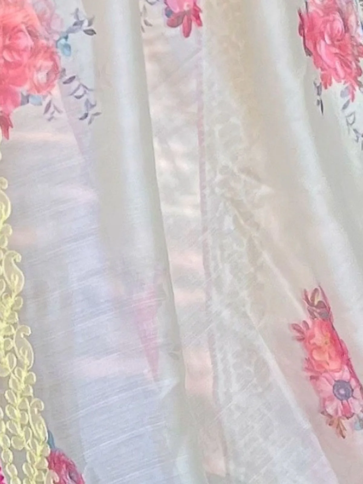 Odette Light Green Organza Printed Saree With Unstitched Blouse For Women - Image 3