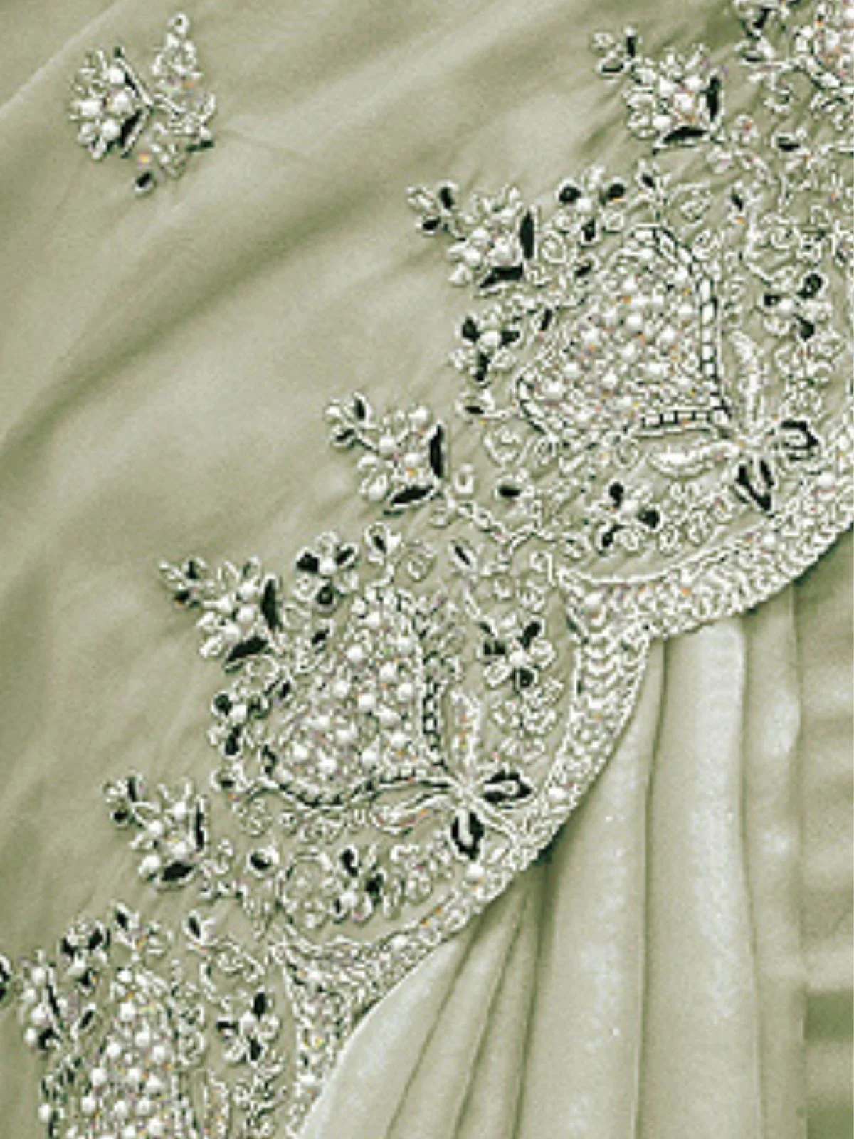 Odette Light Green Silk Blend Embellished Elegant Saree For Women - Image 4