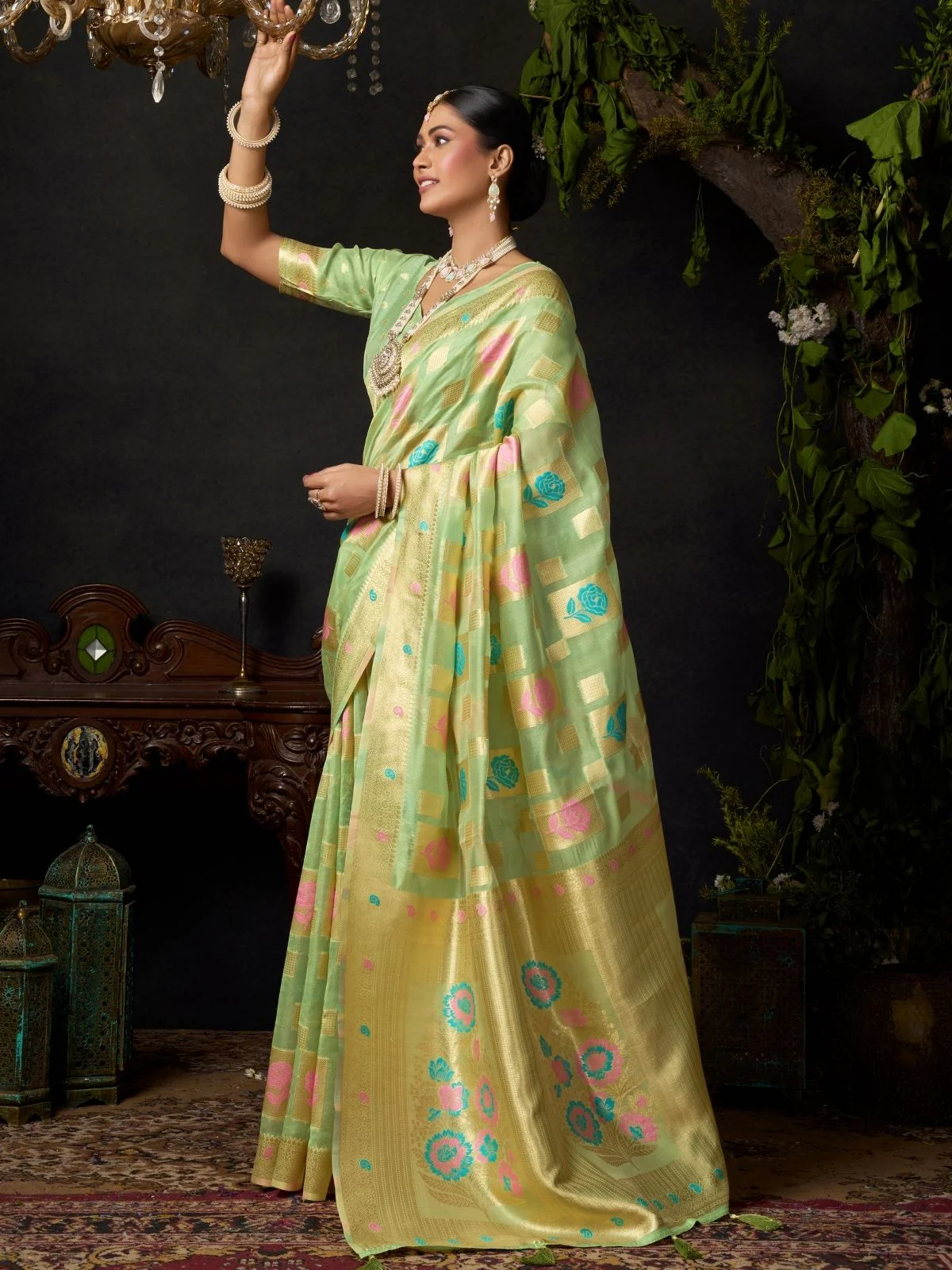 Odette Light Green Silk Blend Woven Saree For Women - Image 2