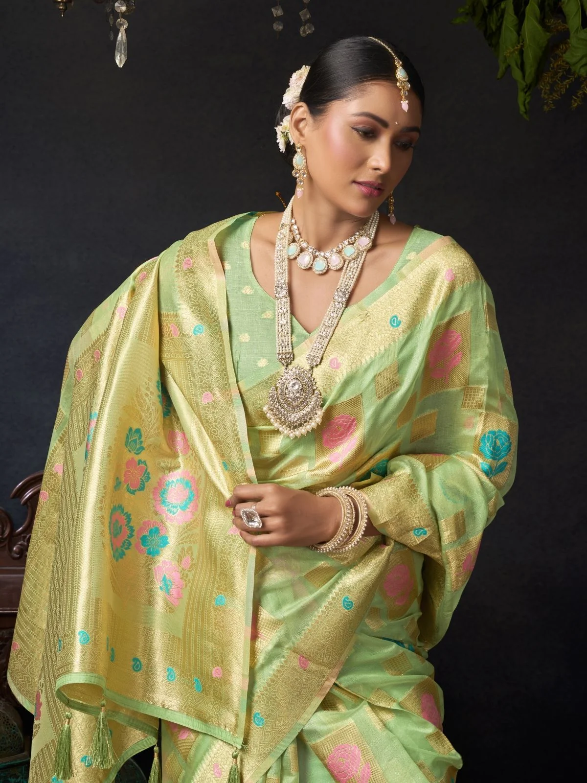 Odette Light Green Silk Blend Woven Saree For Women - Image 5