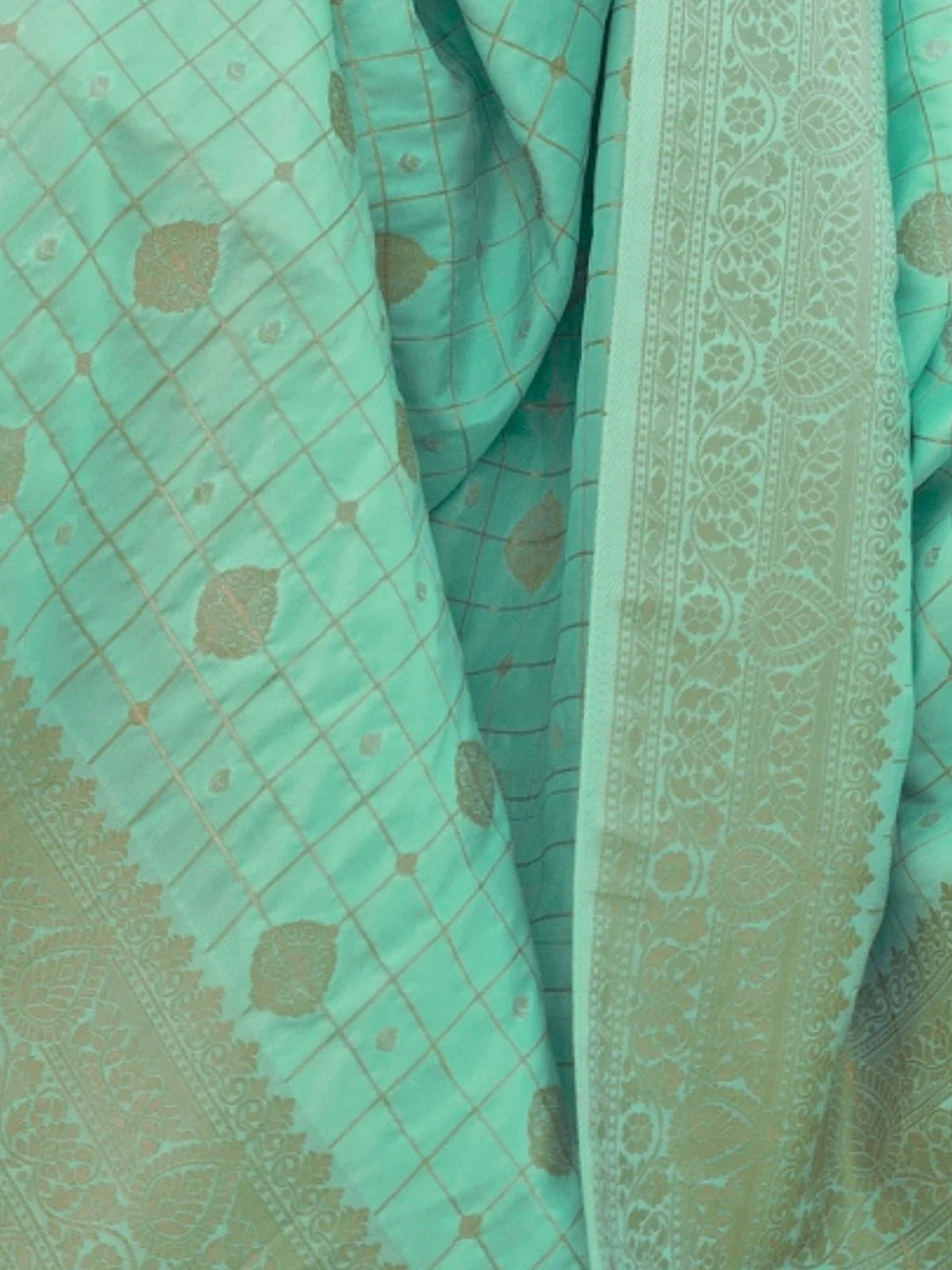 Odette Light Green Silk Blend Woven Saree With Unstitched Blouse For Women - Image 3