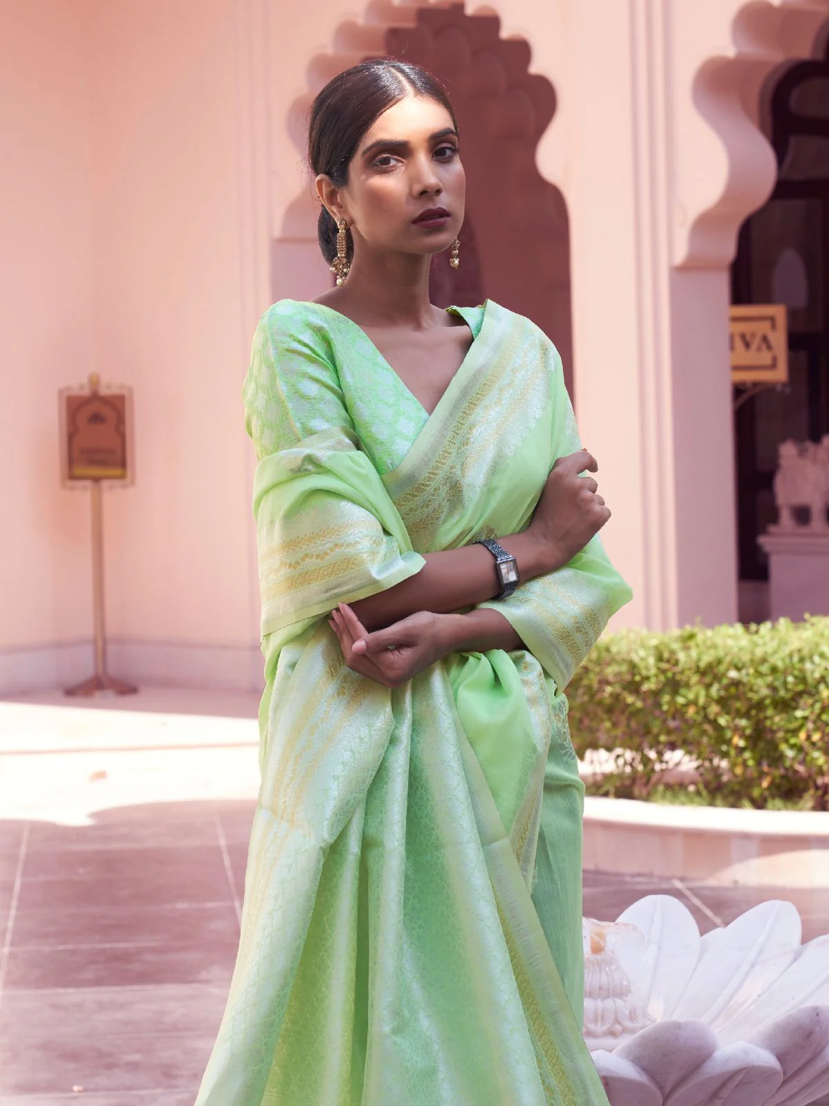Odette Light Green Woven Design Linen Saree With Unstitched Blouse For Women - Image 2