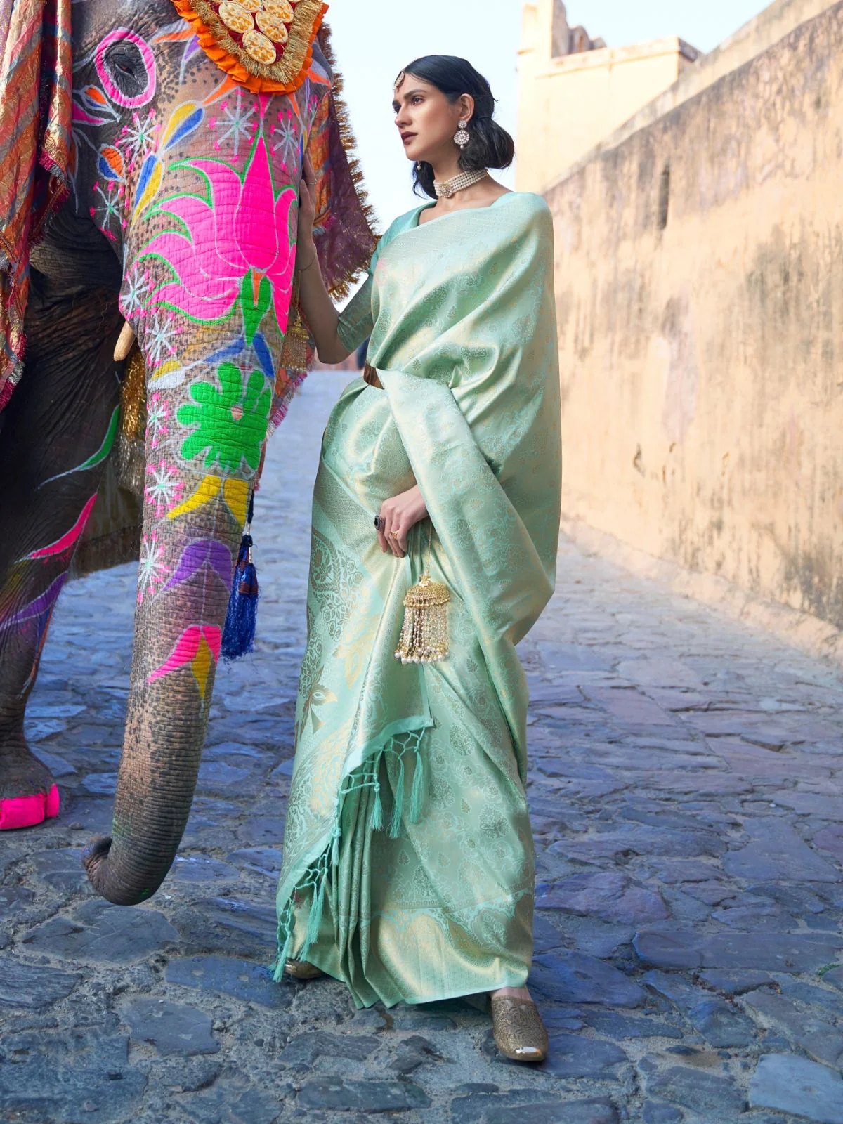 Odette Light Green Woven Design Silk Blend Saree With Unstitched Blouse For Women - Image 2