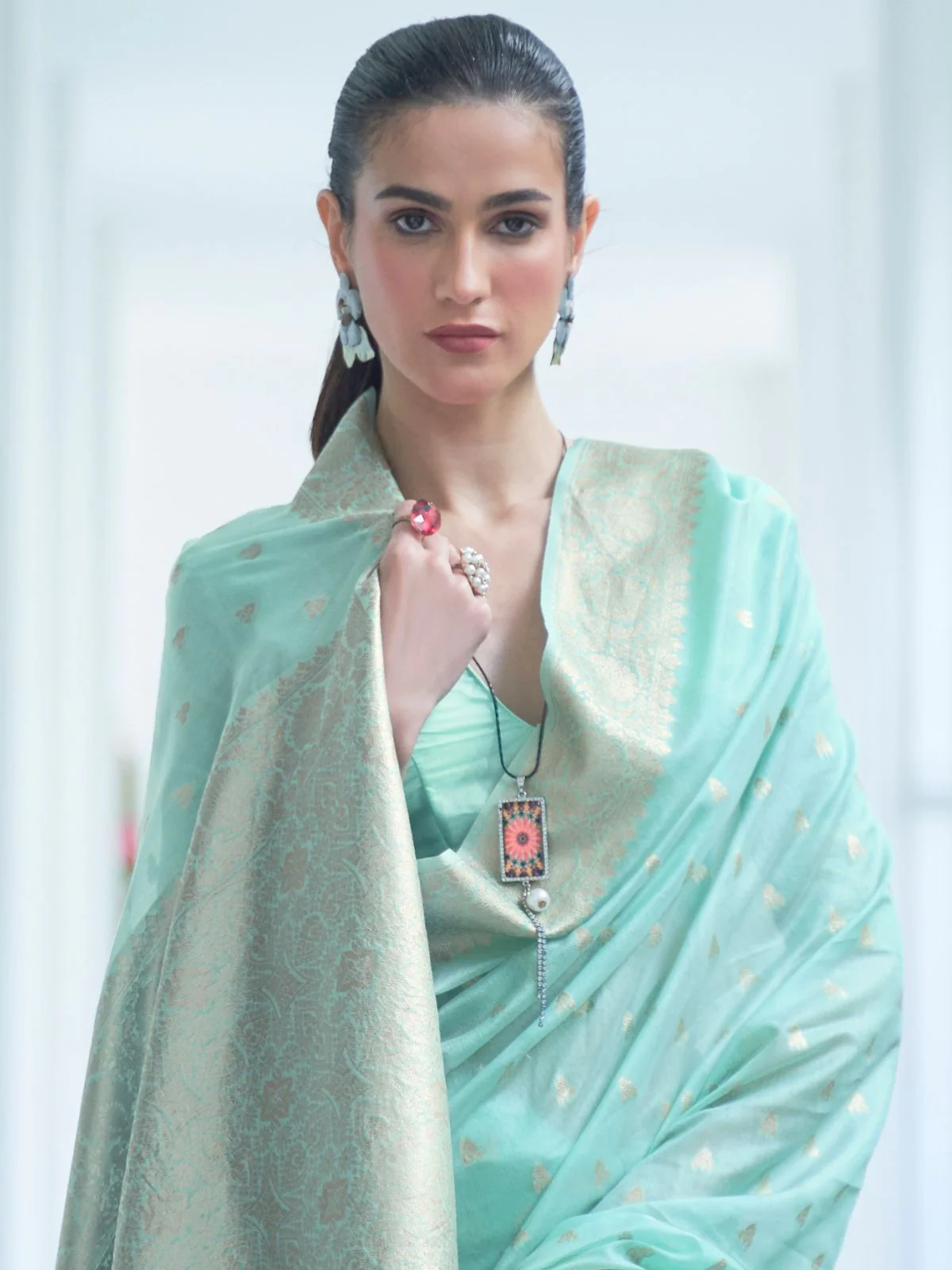 Odette Light Green Woven Design Silk Blend Saree With Unstitched Blouse For Women - Image 3