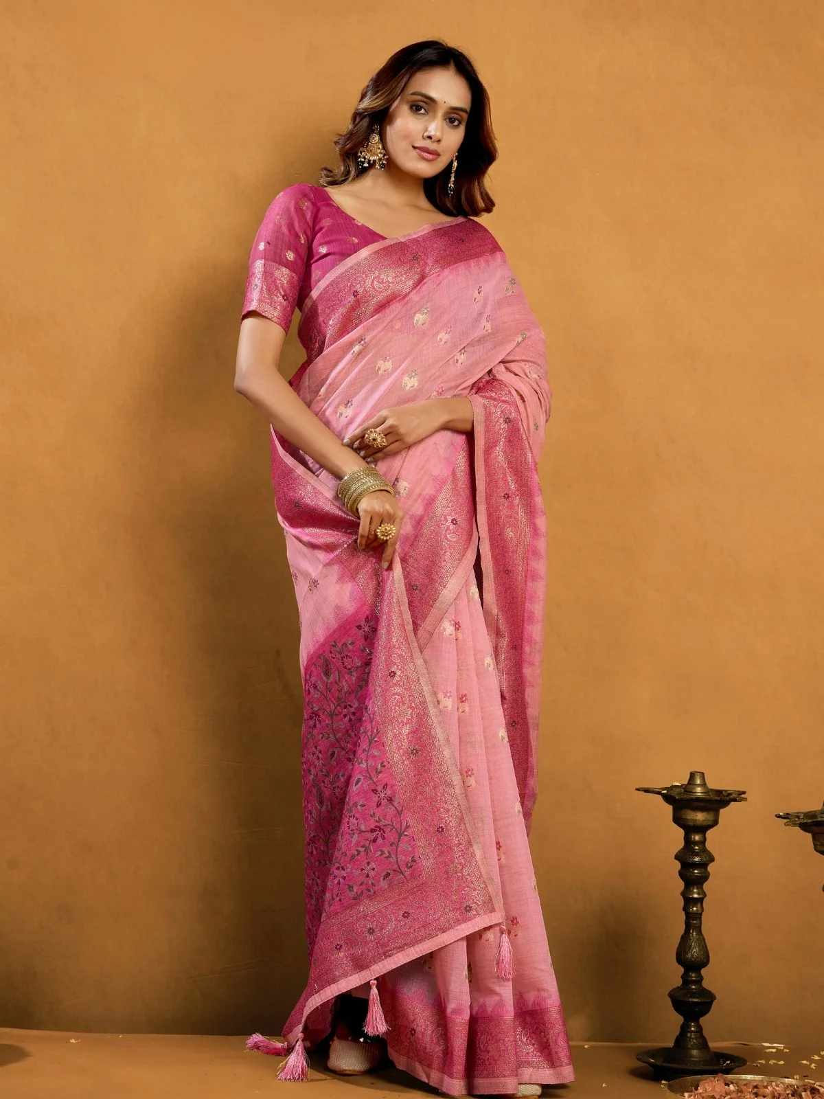 Odette Light Pink and Mauve Cotton Blend Woven Saree For Women - Image 3