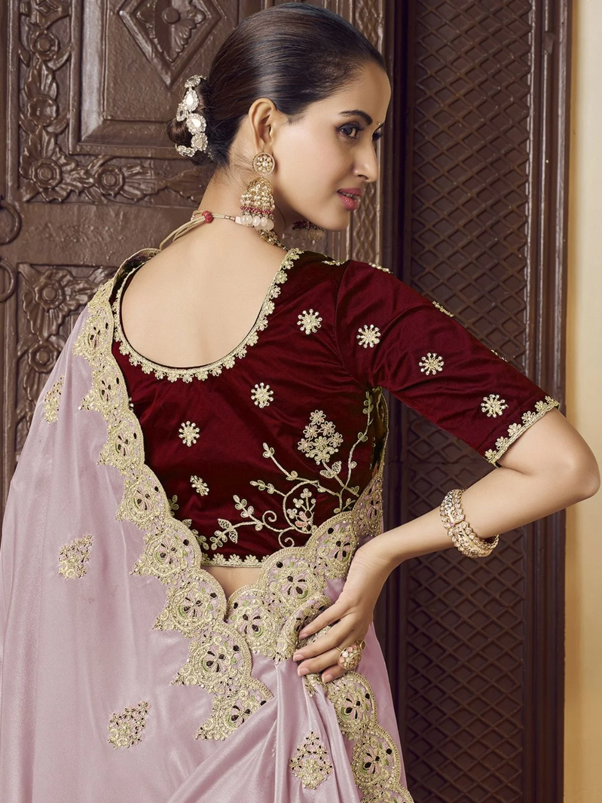 Odette Light Pink Crepe Embroidered Elegant Saree For Women - Image 2