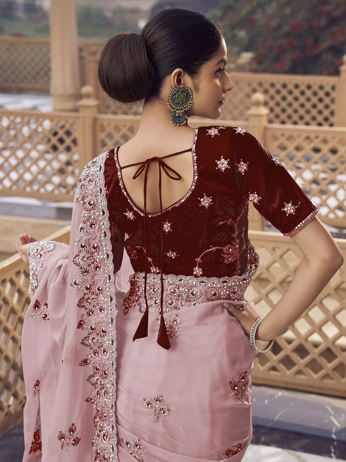 Odette Light Pink Georgette Embellished Elegant Saree For Women - Image 2