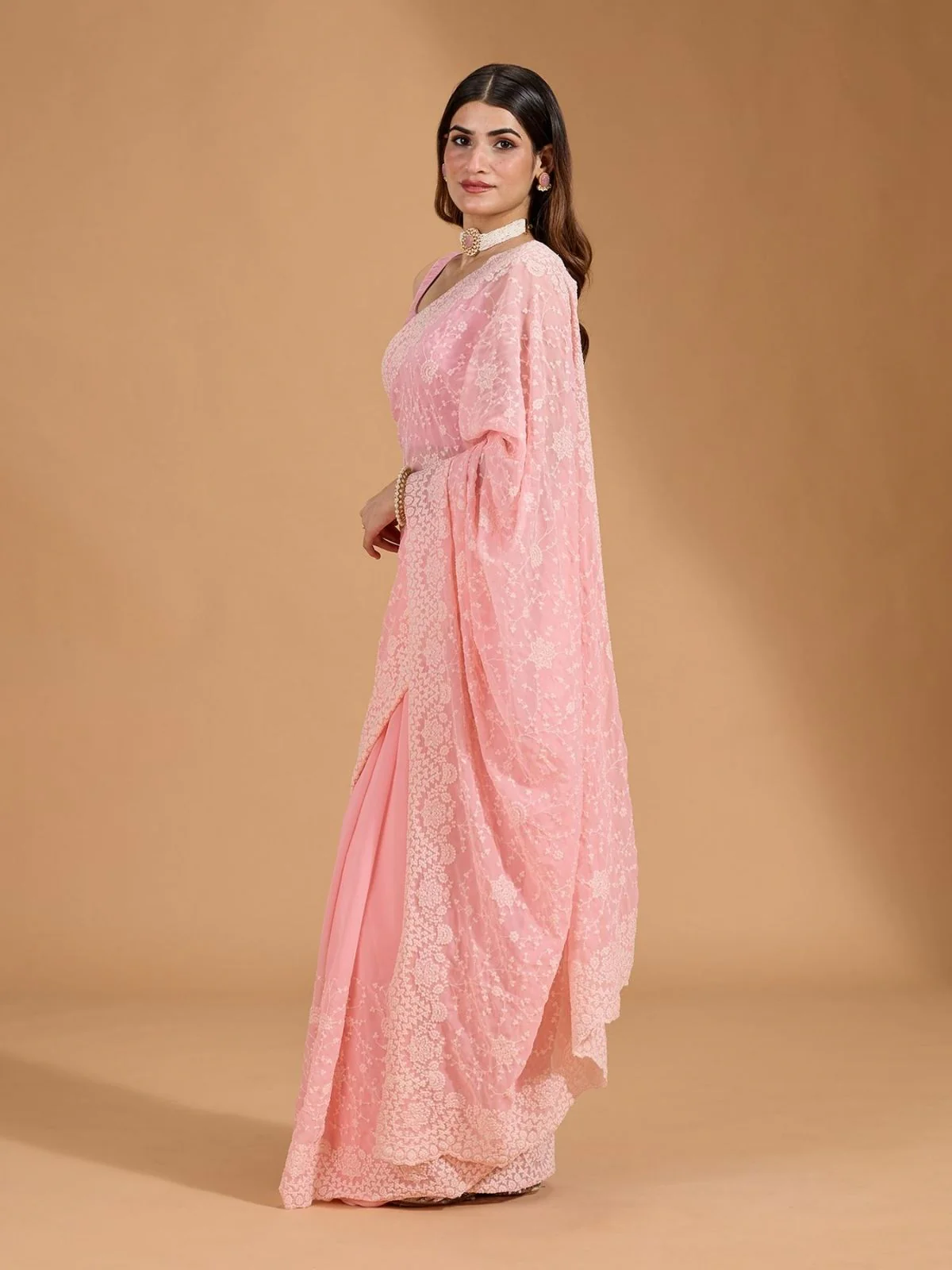 Odette Light Pink Georgette Embroidered Solid Saree For Women - Image 3