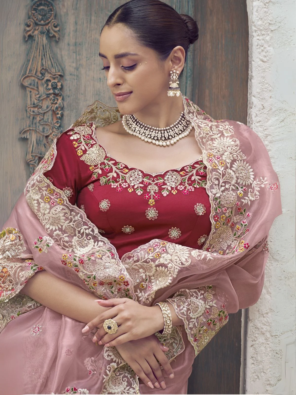 Odette Light Pink Organza Embroidered Saree With Unstitched Blouse For Women - Image 3
