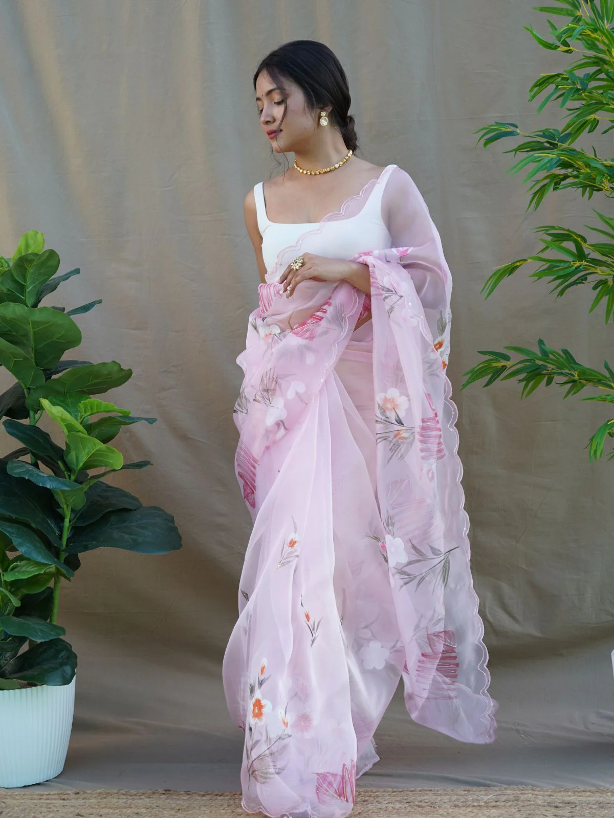 Odette Light Pink Organza Printed Saree With Unstitched Blouse For Women - Image 2