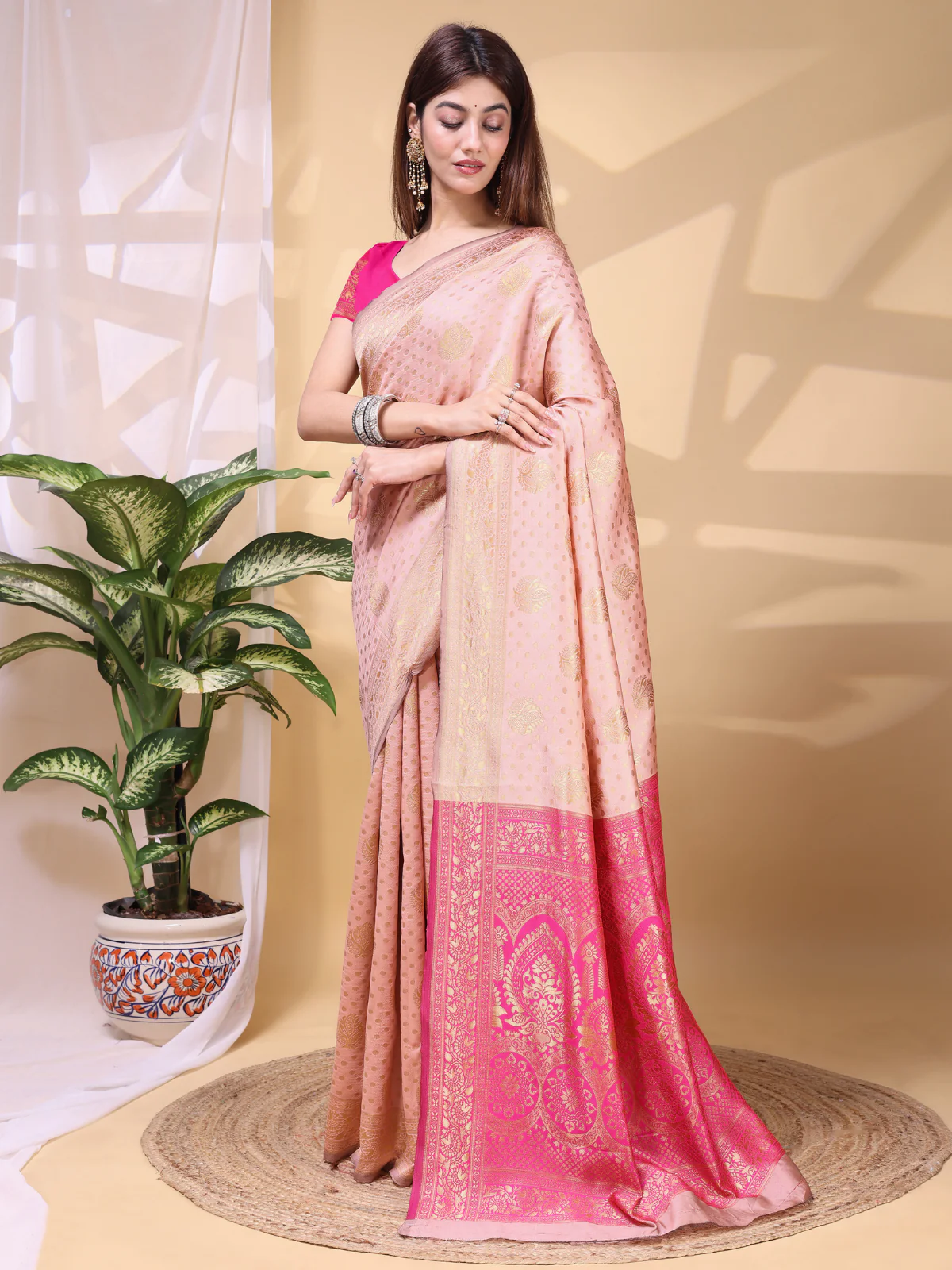 Odette Light Pink Silk Blend Woven Saree For Women - Image 2