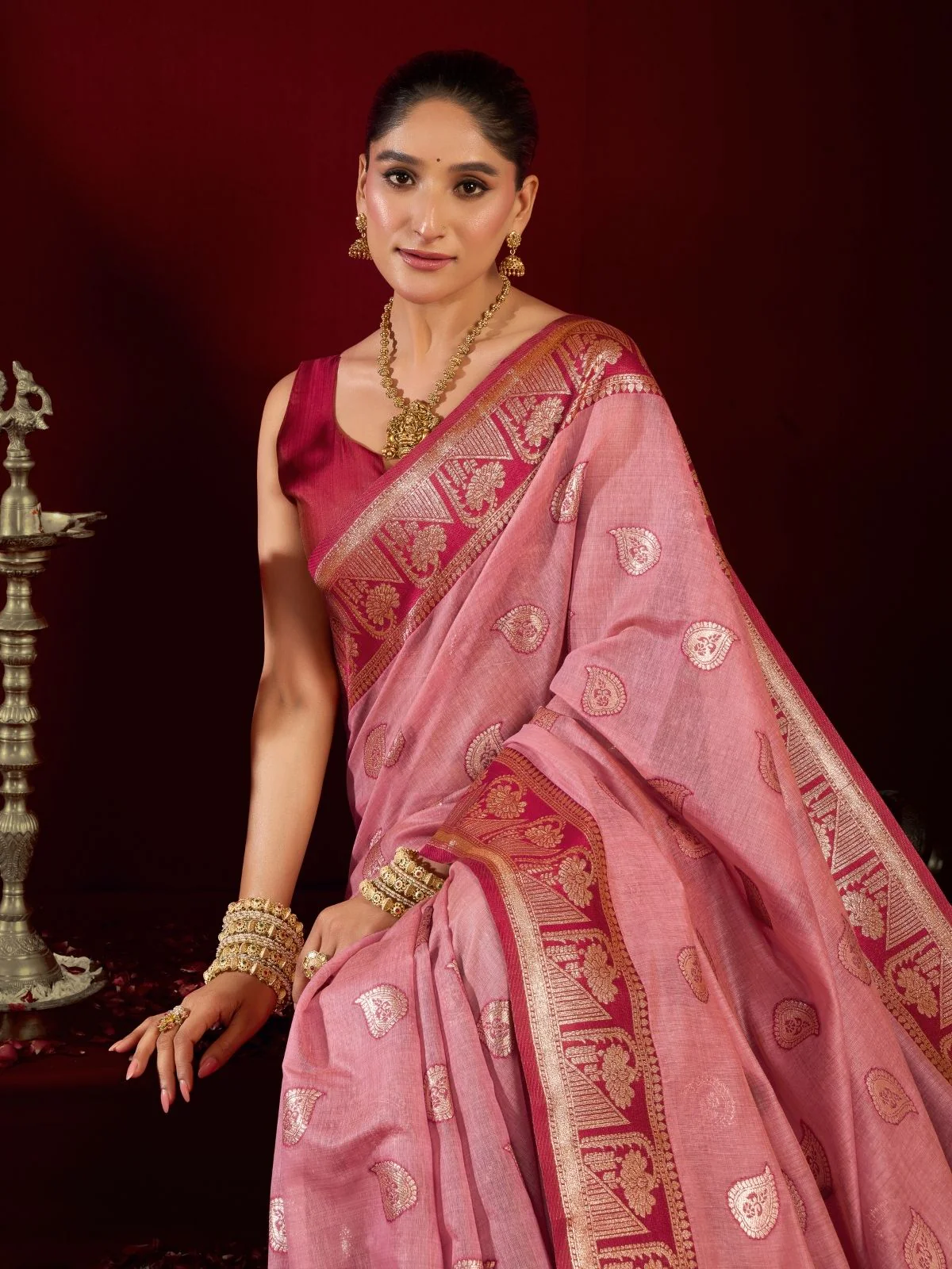 Odette Light Pink Silk Blend Woven Saree For Women - Image 5