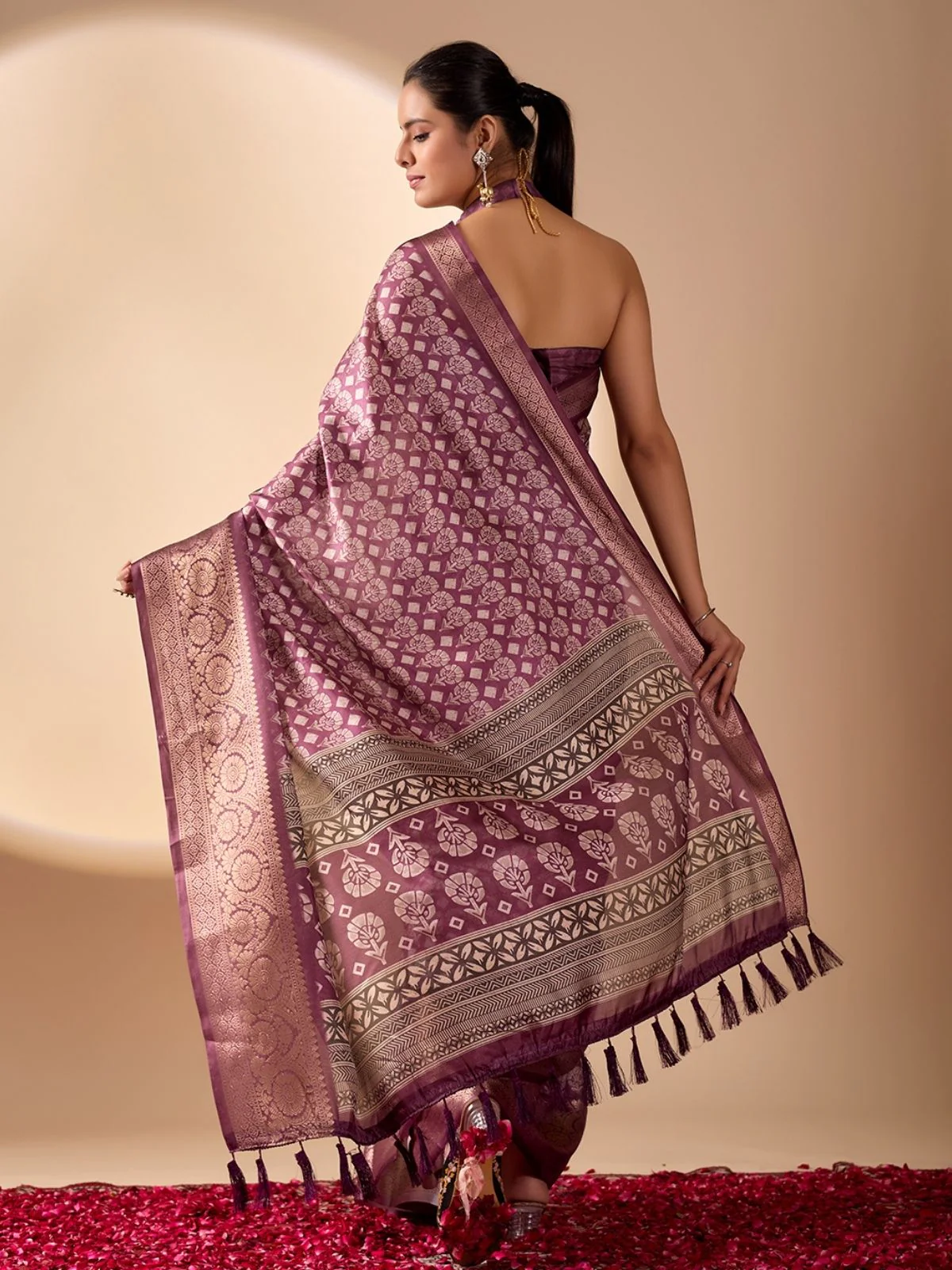 Odette Light Purple Silk Blend Printed Saree For Women - Image 3