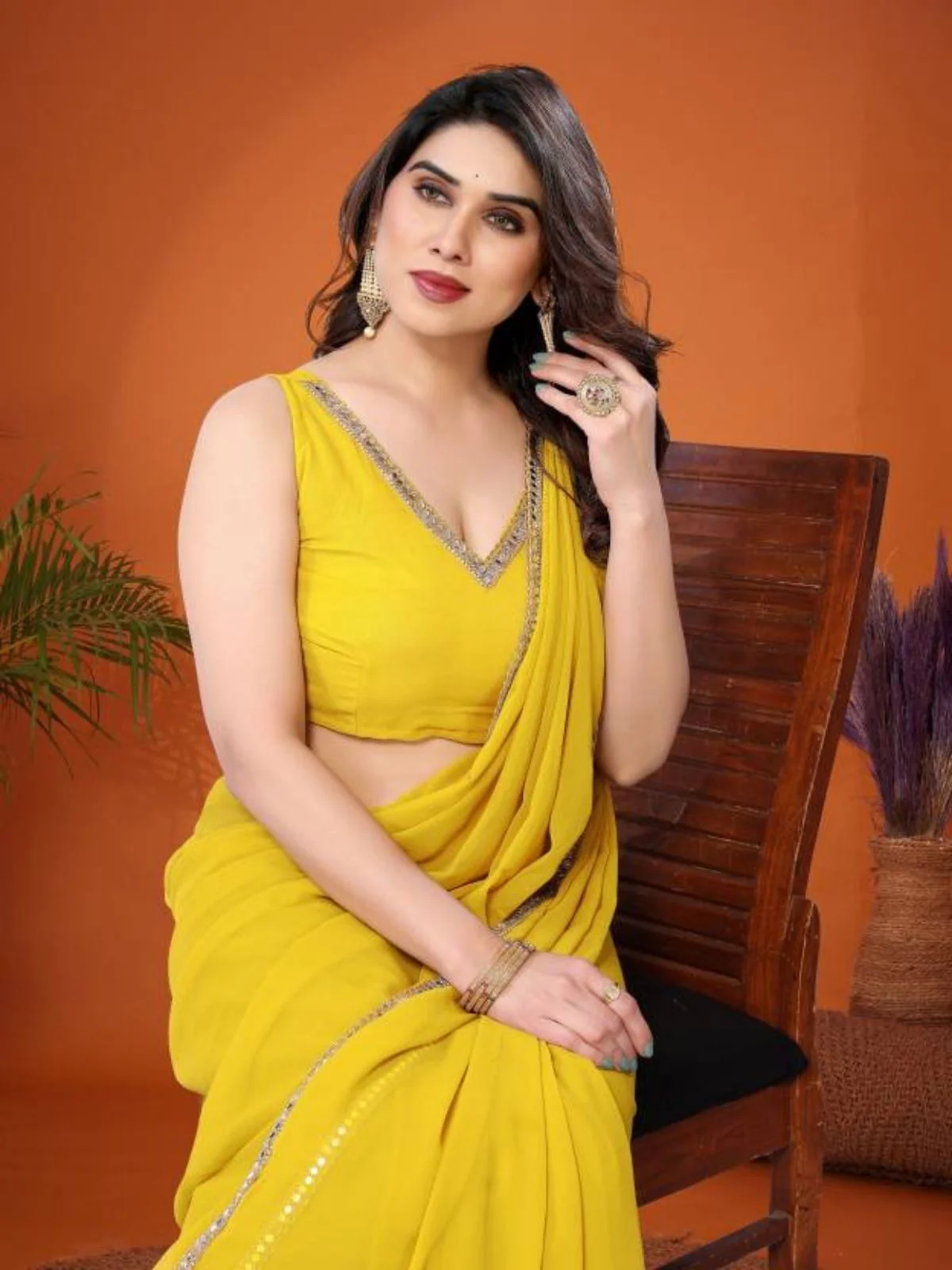 Odette Light Yellow Georgette Printed Saree For Women - Image 4