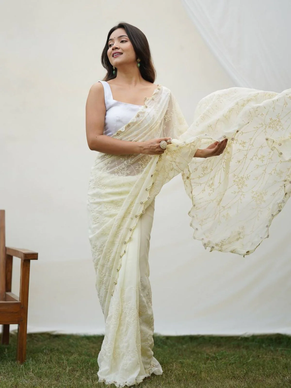 Odette Lime Georgette Embroidered Saree With Unstitched Blouse For Women - Image 2