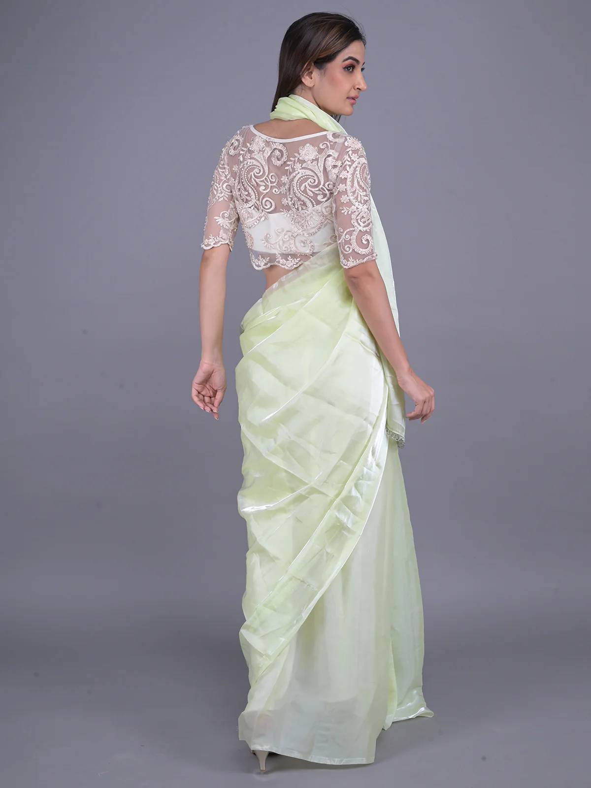 Odette Lime Green Silk Blend Woven Saree With Unstitched Blouse For Women - Image 3