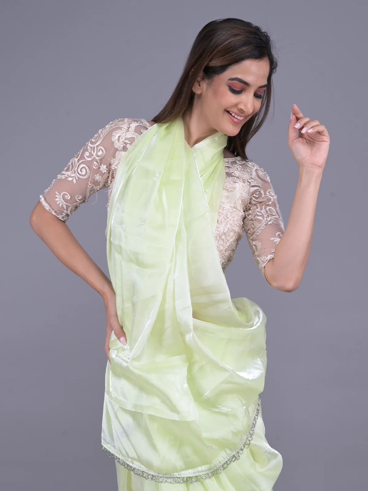 Odette Lime Green Silk Blend Woven Saree With Unstitched Blouse For Women - Image 4