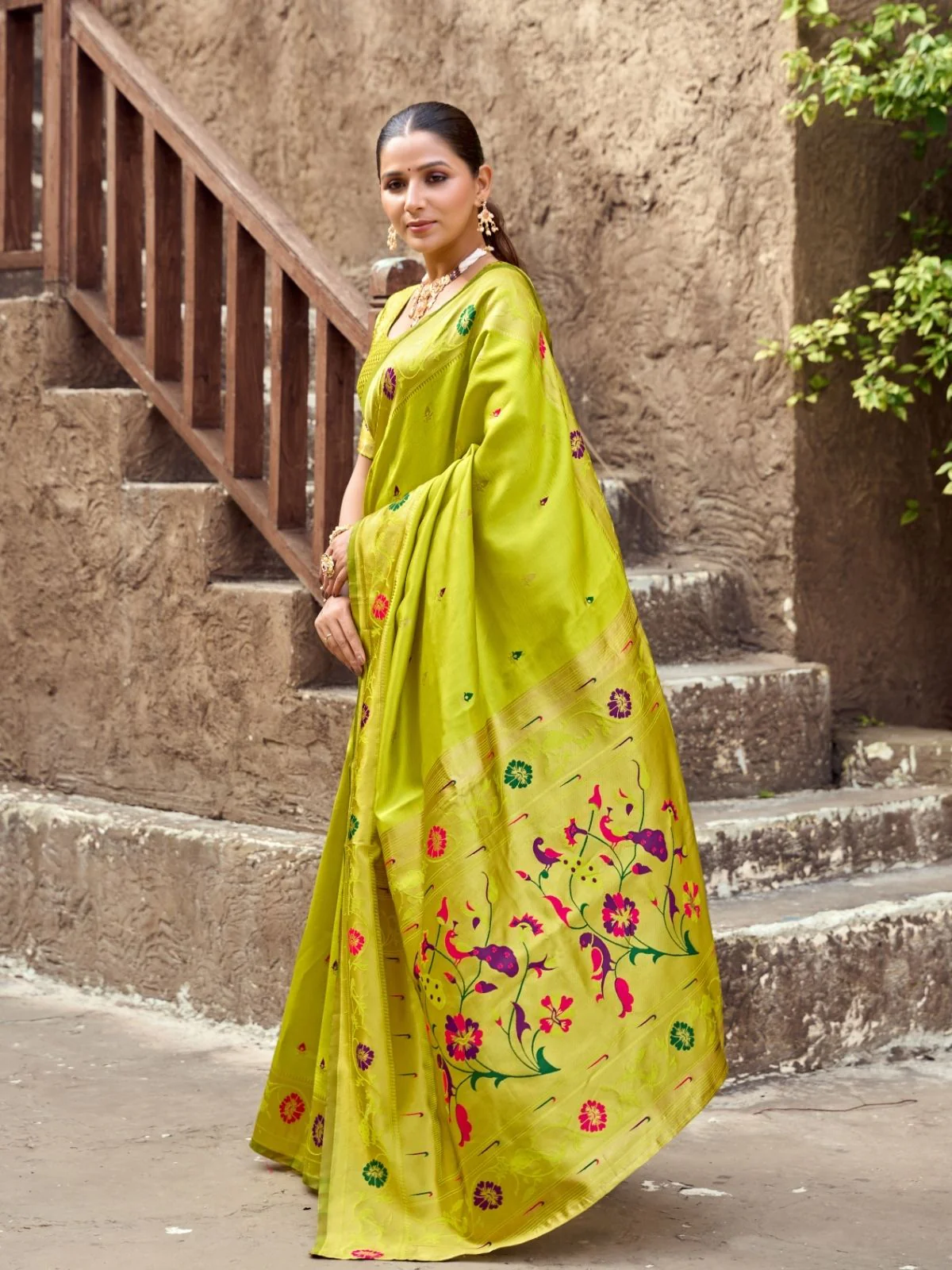 Odette Lime Green Silk Woven Paithani Saree For Women - Image 2