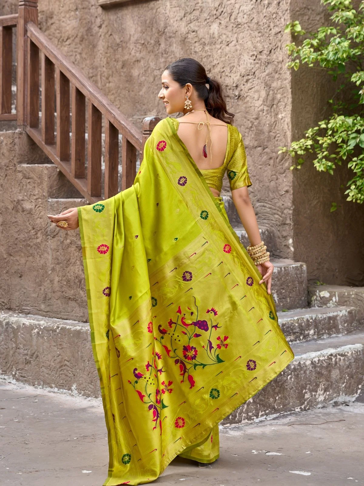 Odette Lime Green Silk Woven Paithani Saree For Women - Image 3