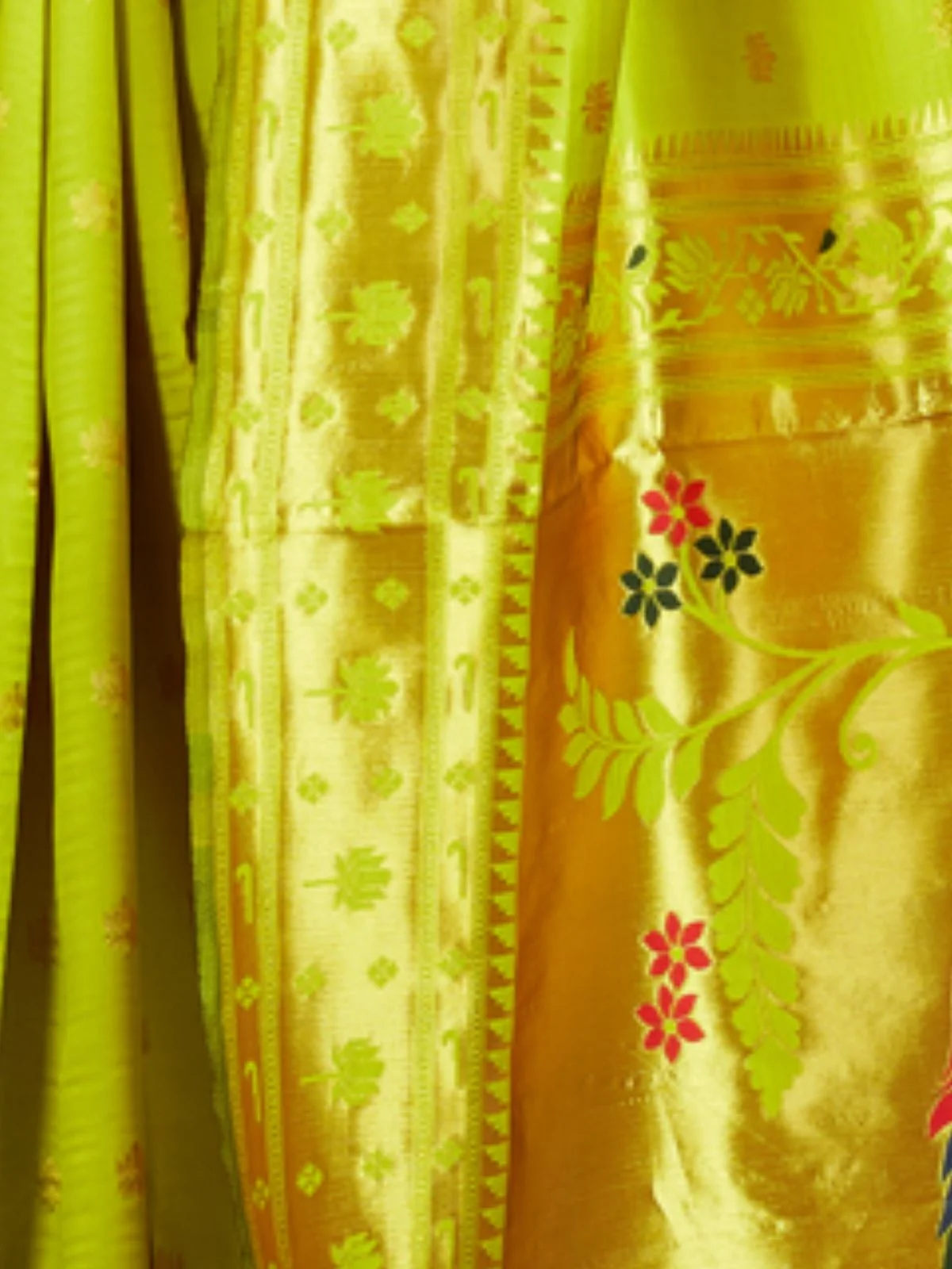 Odette Lime Green Silk Woven Saree For Women - Image 5
