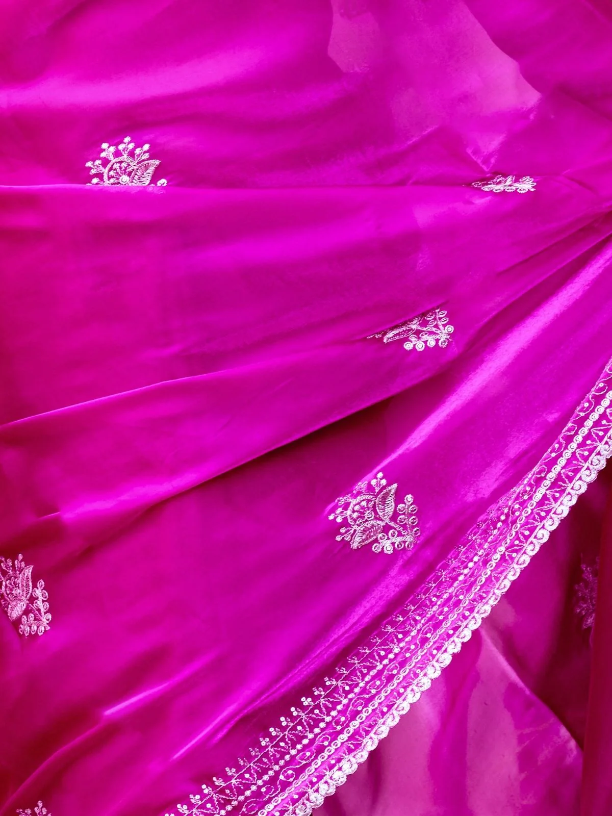 Odette Magenta Chiffon Embroidered Saree For Women - Image 6