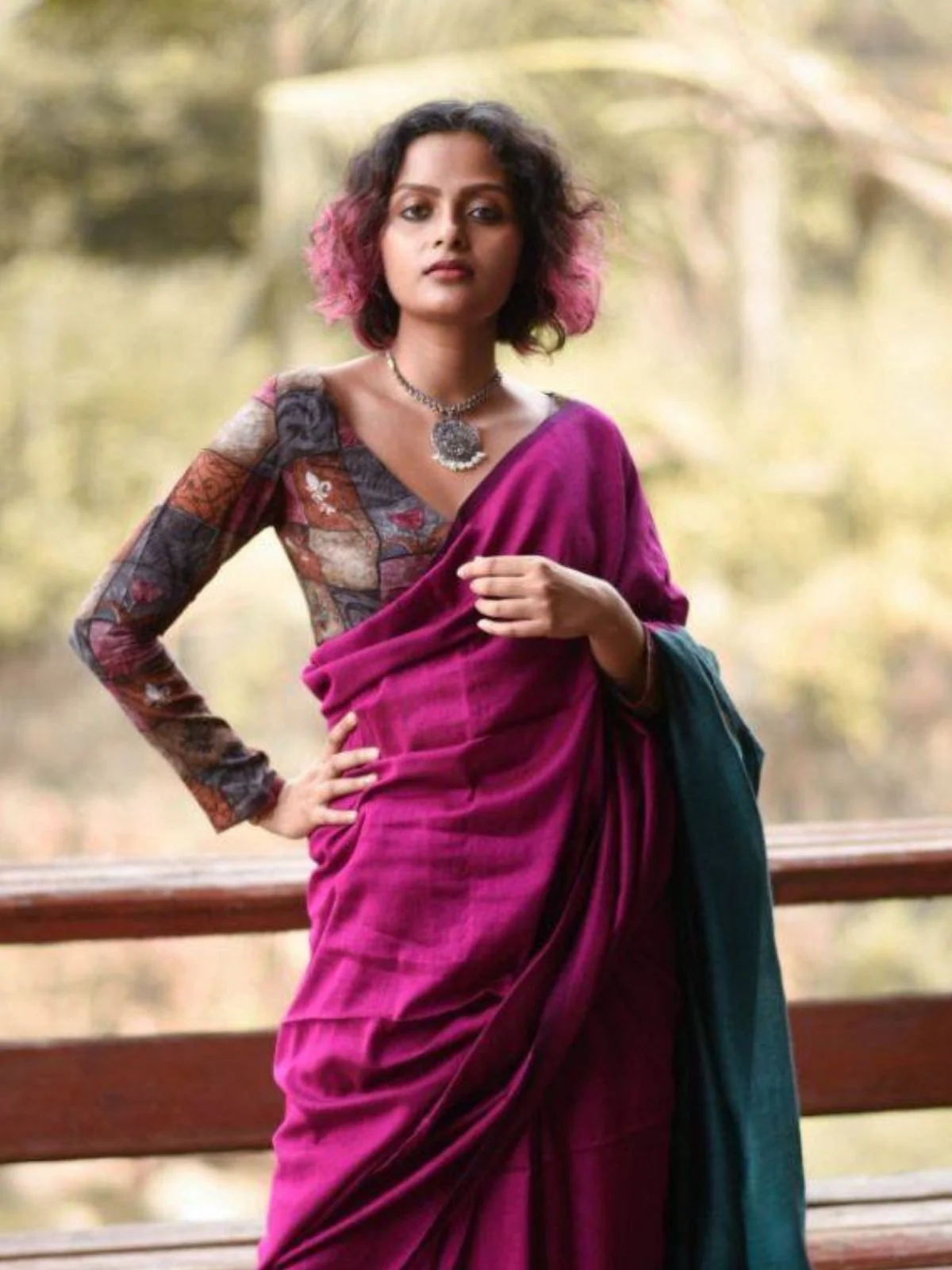 Odette Magenta Cotton Blend Solid Saree For Women - Image 2