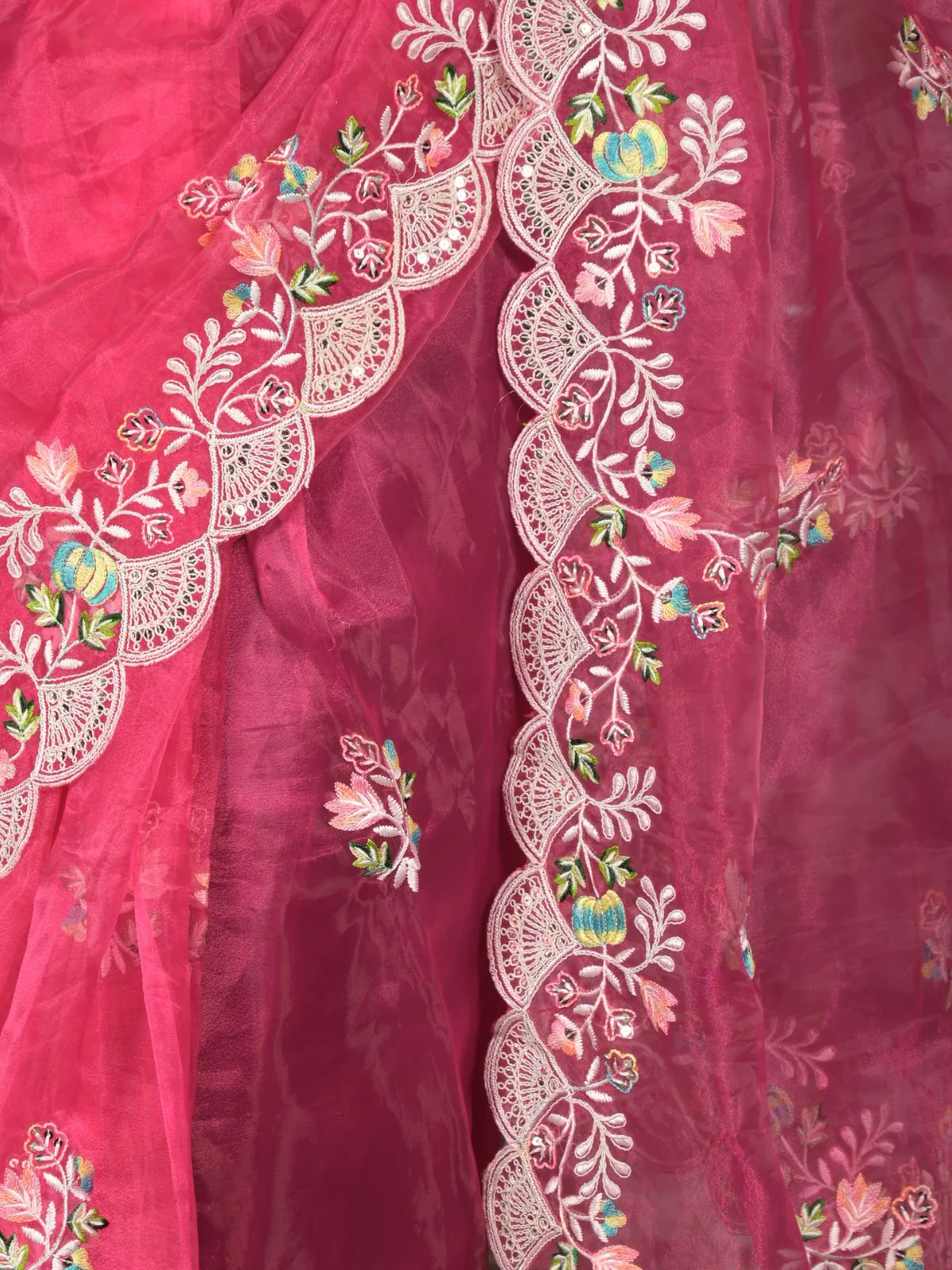 Odette Magenta Embroidered Organza Saree for Women - Image 5