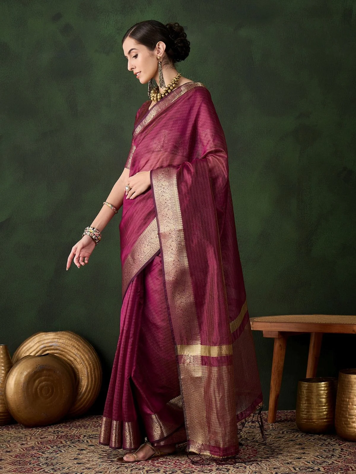 Odette Magenta Organza Woven Saree With Unstitched Blouse For Women - Image 2