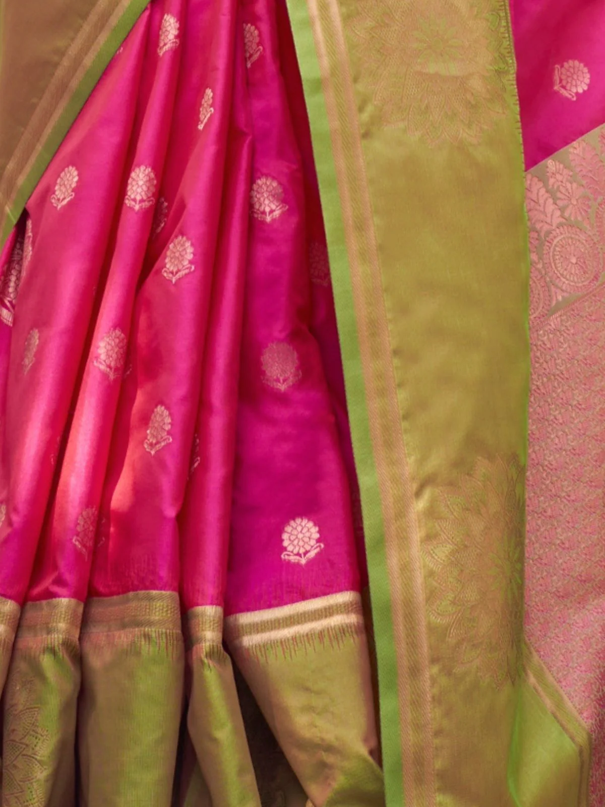Odette Magenta Silk Blend Woven Saree With Unstitched Blouse For Women - Image 3