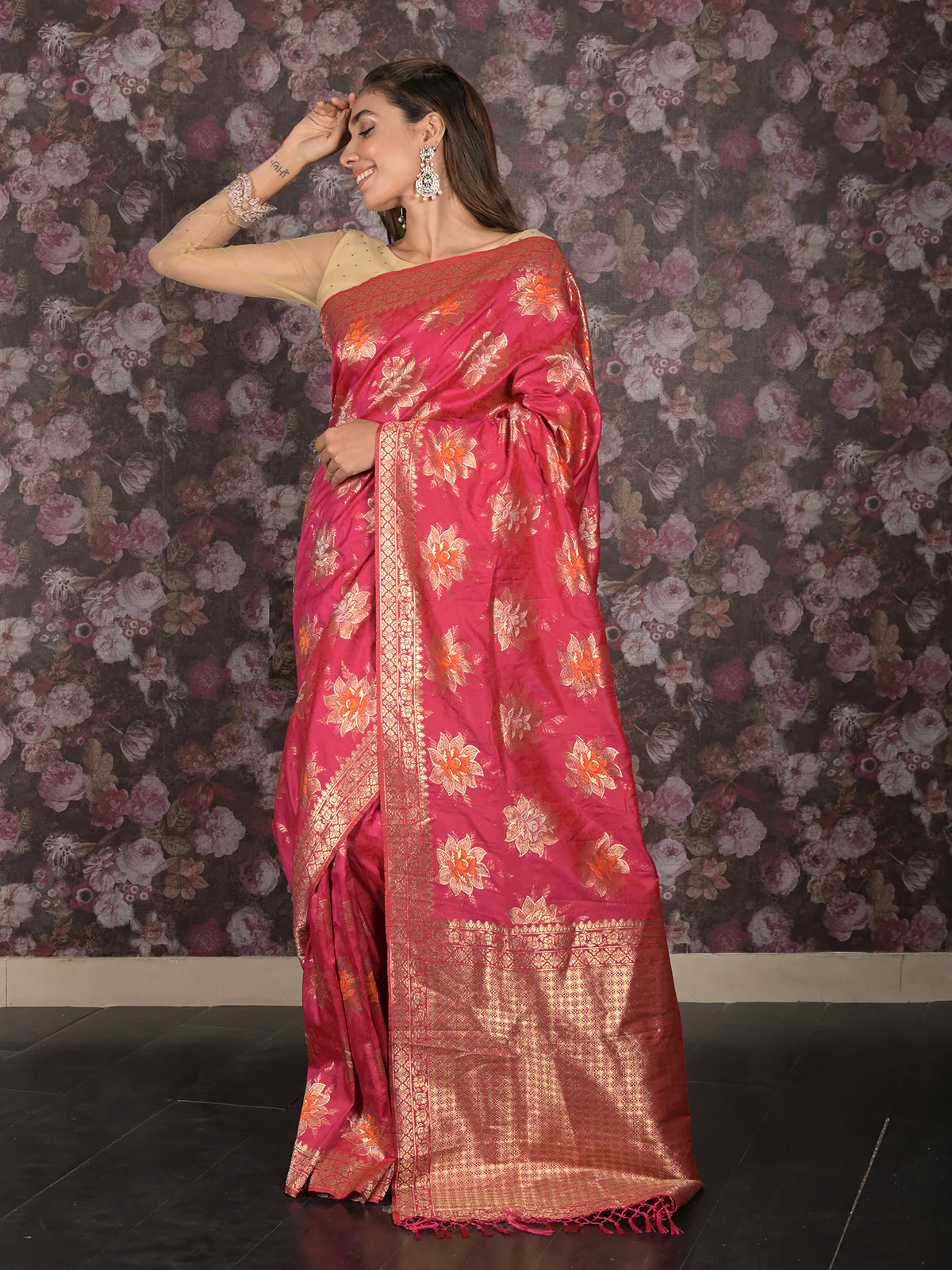 Odette Magenta Silk Blend Woven Saree with Unstitched Blouse for Women - Image 3