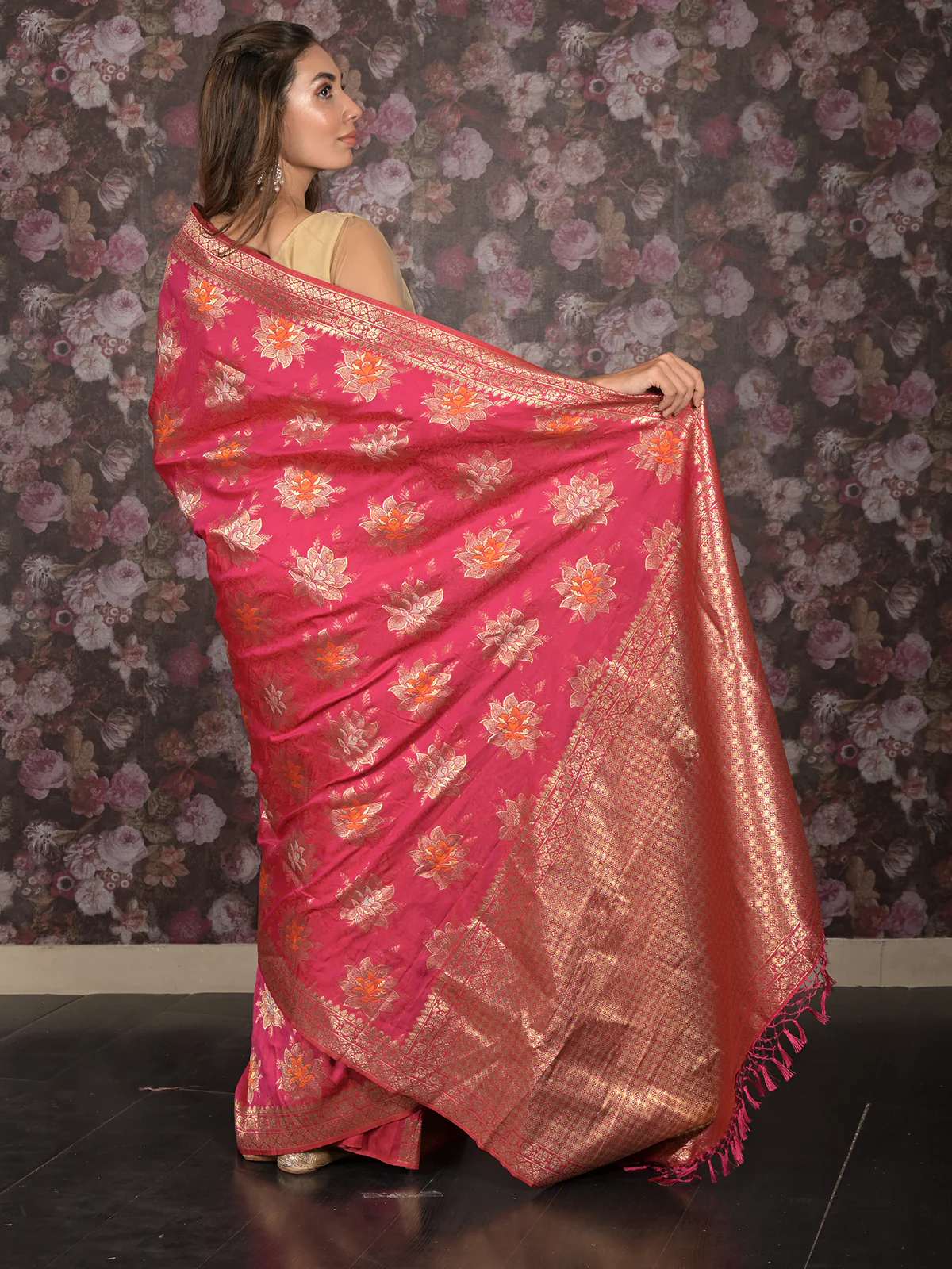 Odette Magenta Silk Blend Woven Saree with Unstitched Blouse for Women - Image 4