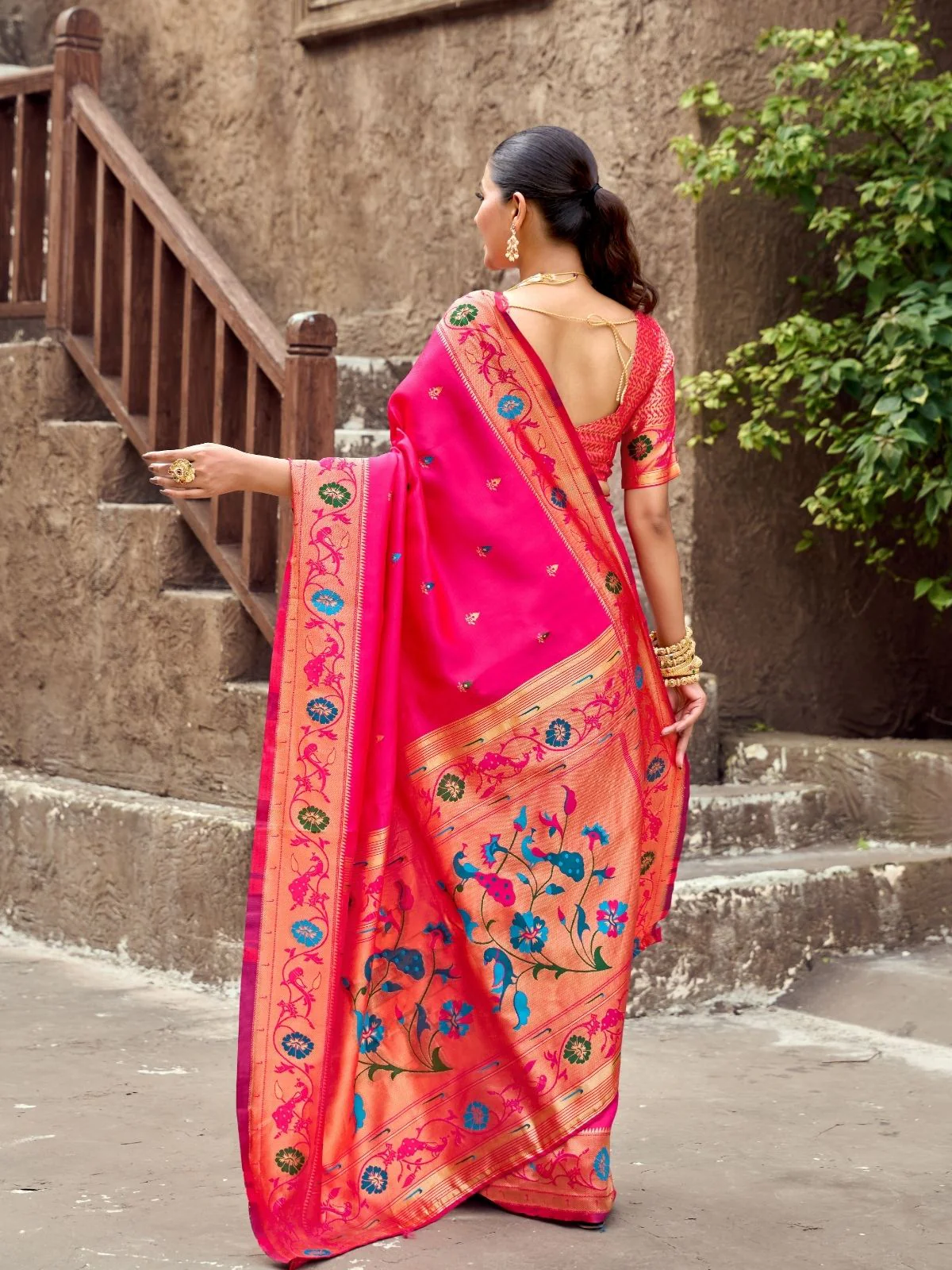 Odette Magenta Silk Woven Paithani Saree For Women - Image 3