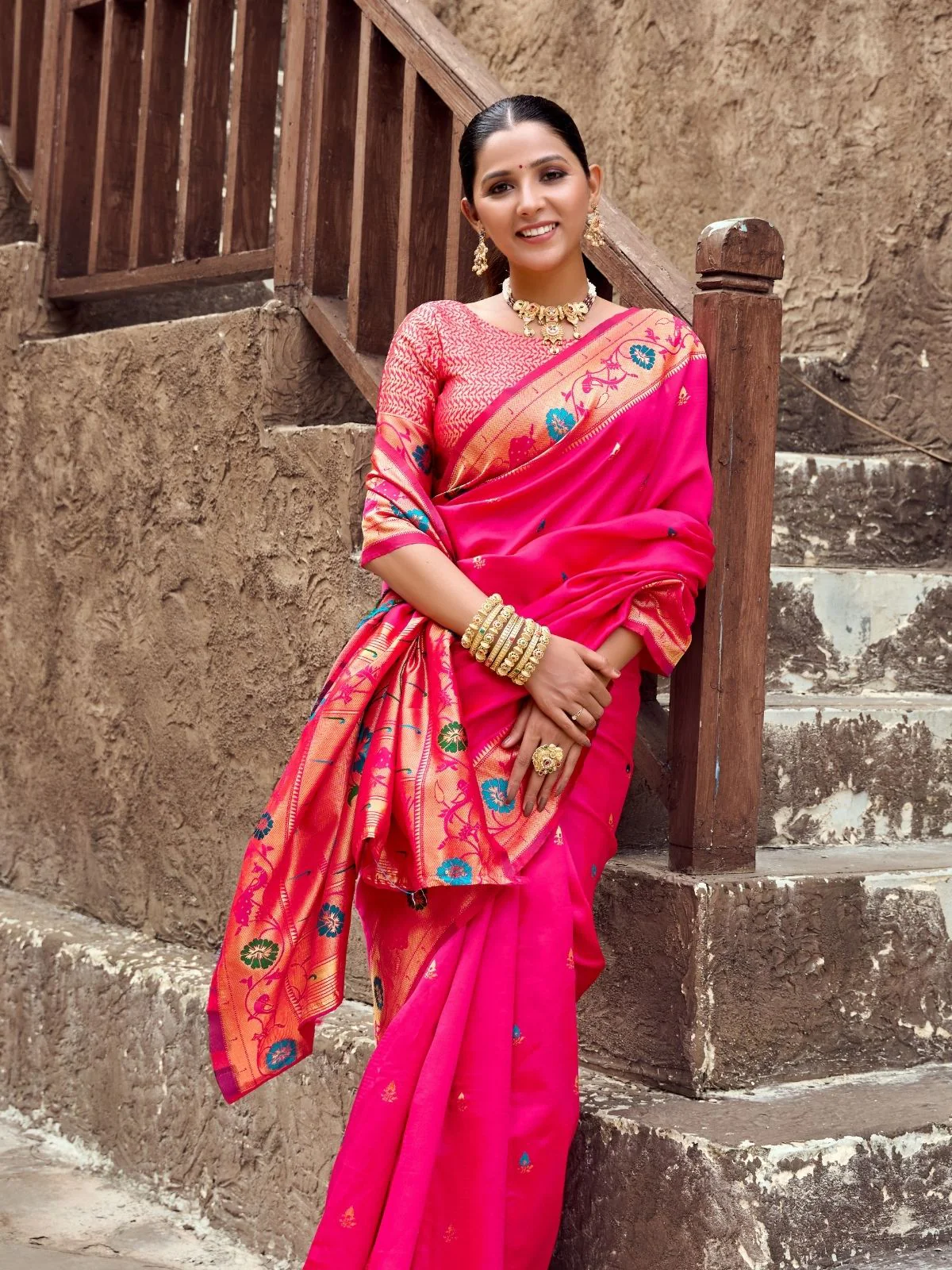 Odette Magenta Silk Woven Paithani Saree For Women - Image 4