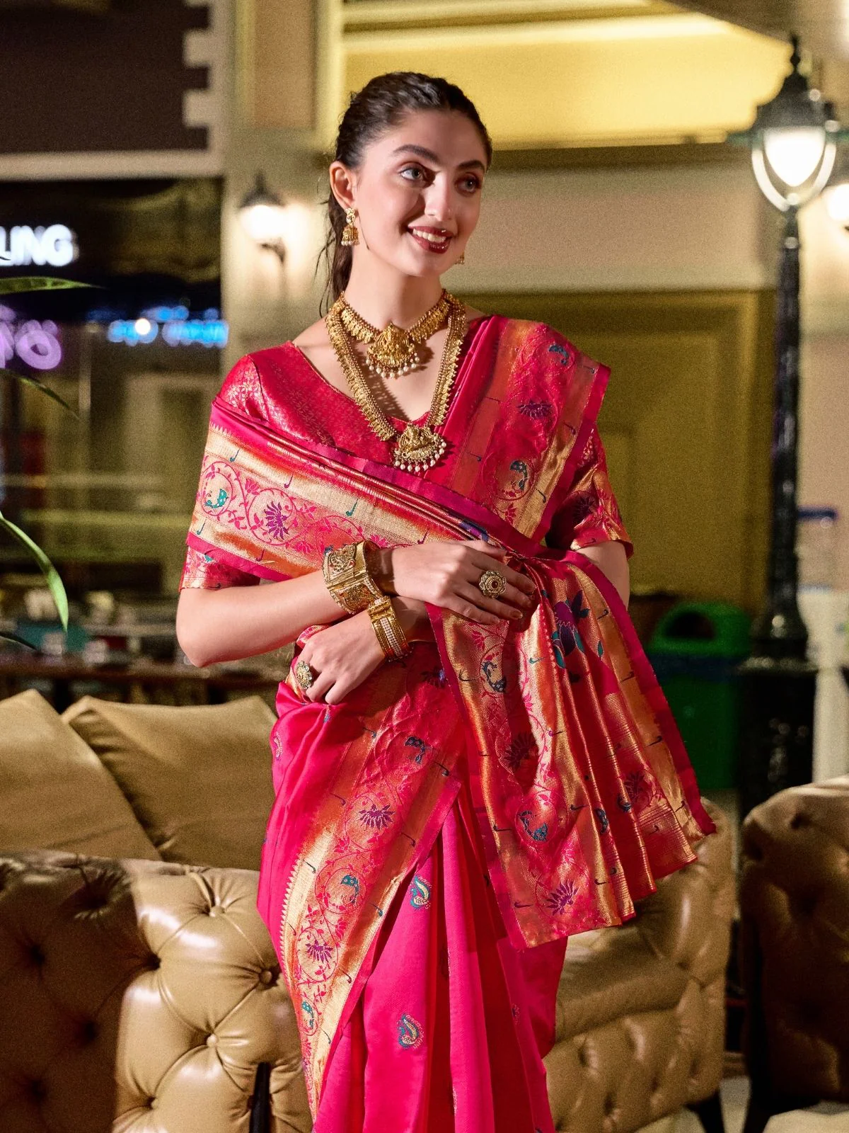Odette Magenta Silk Woven Paithani Saree For Women - Image 4