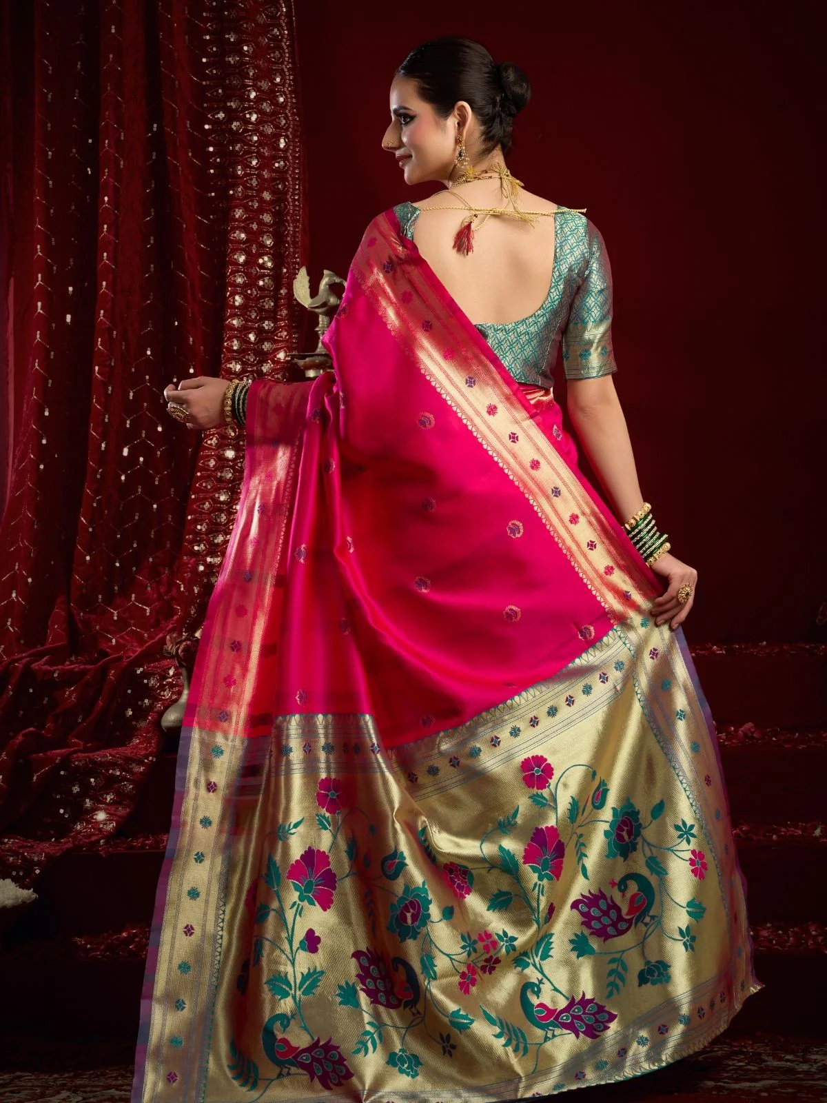 Odette Magenta Silk Woven Paithani Saree For Women - Image 4