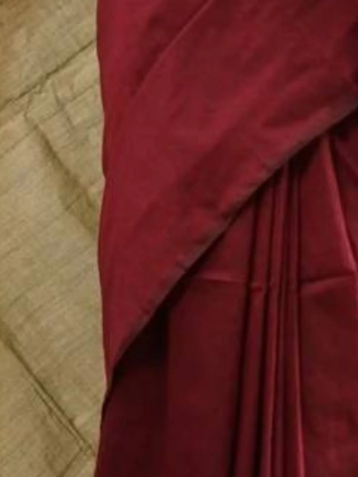 Odette Maroon Cotton Blend Solid Saree For Women - Image 3