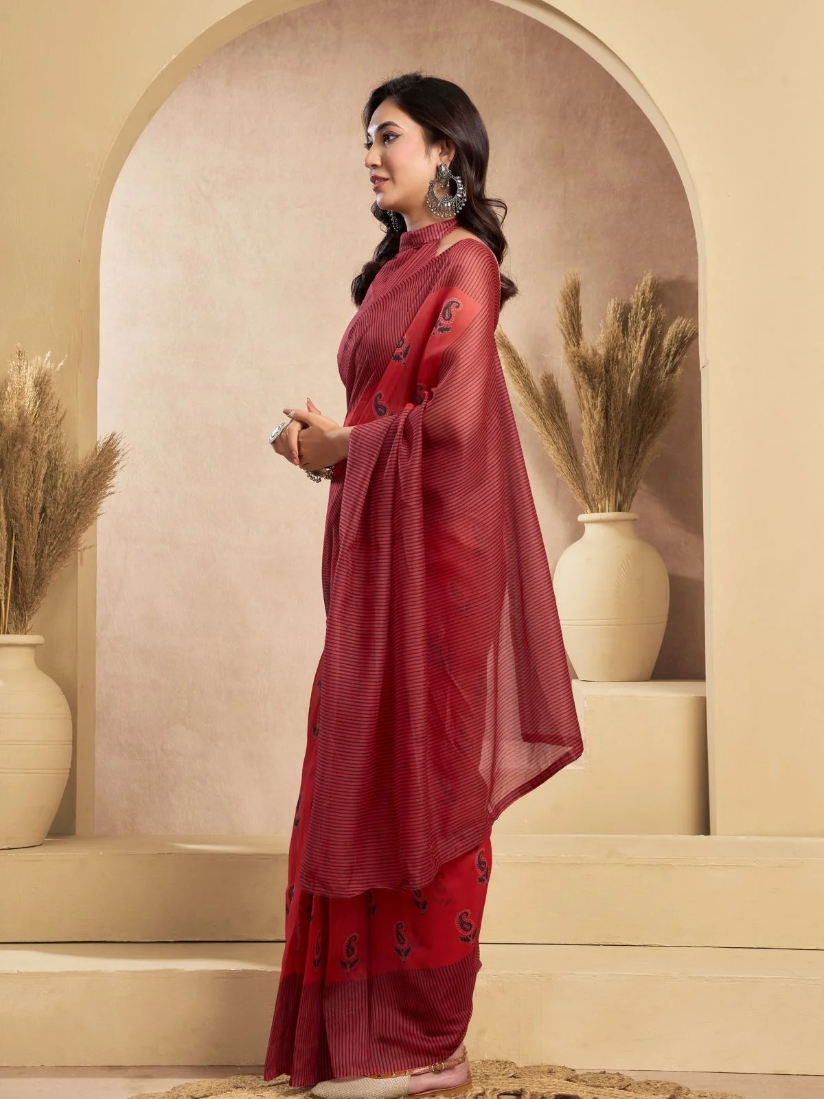 Odette Maroon Cotton Linen Zari Work Saree For Women - Image 2