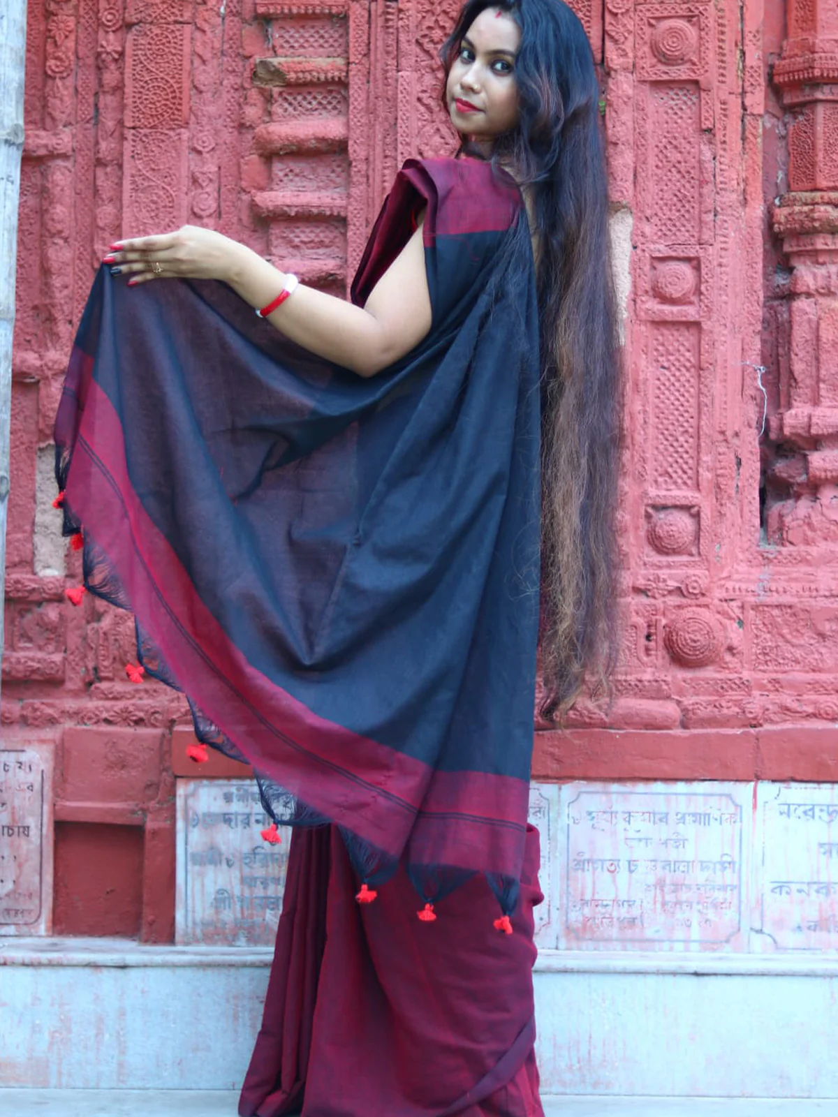 Odette Maroon Cotton  Saree  With Unstitched Blouse for Women - Image 2
