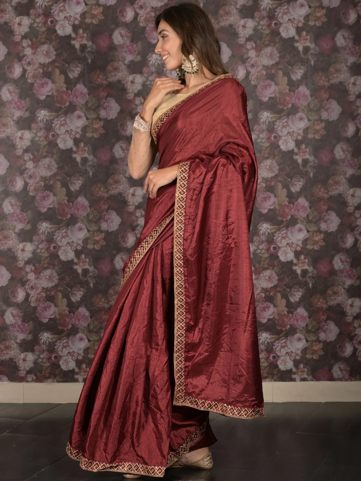 Odette Maroon Embroidered Silk Blend Saree with Unstitched Blouse for Women - Image 2