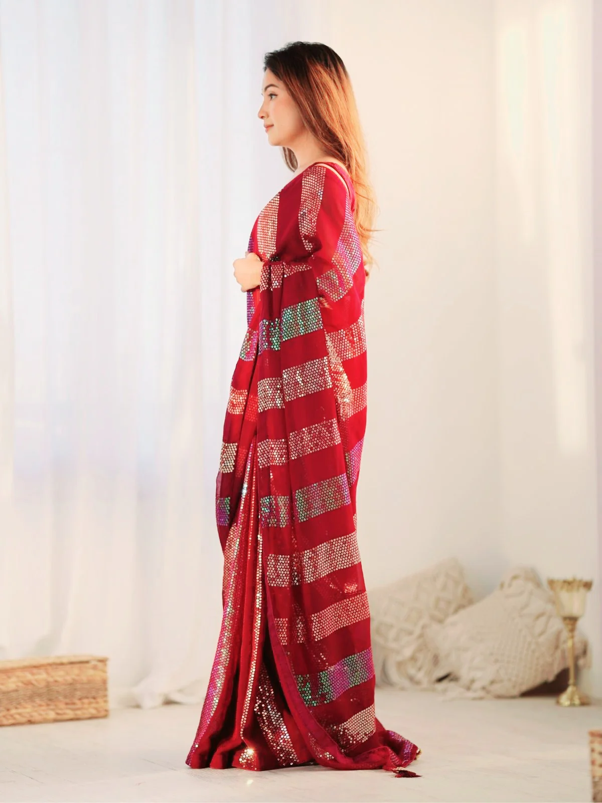 Odette Red Georgette Embellished Saree With Unstitched Blouse For Women - Image 3